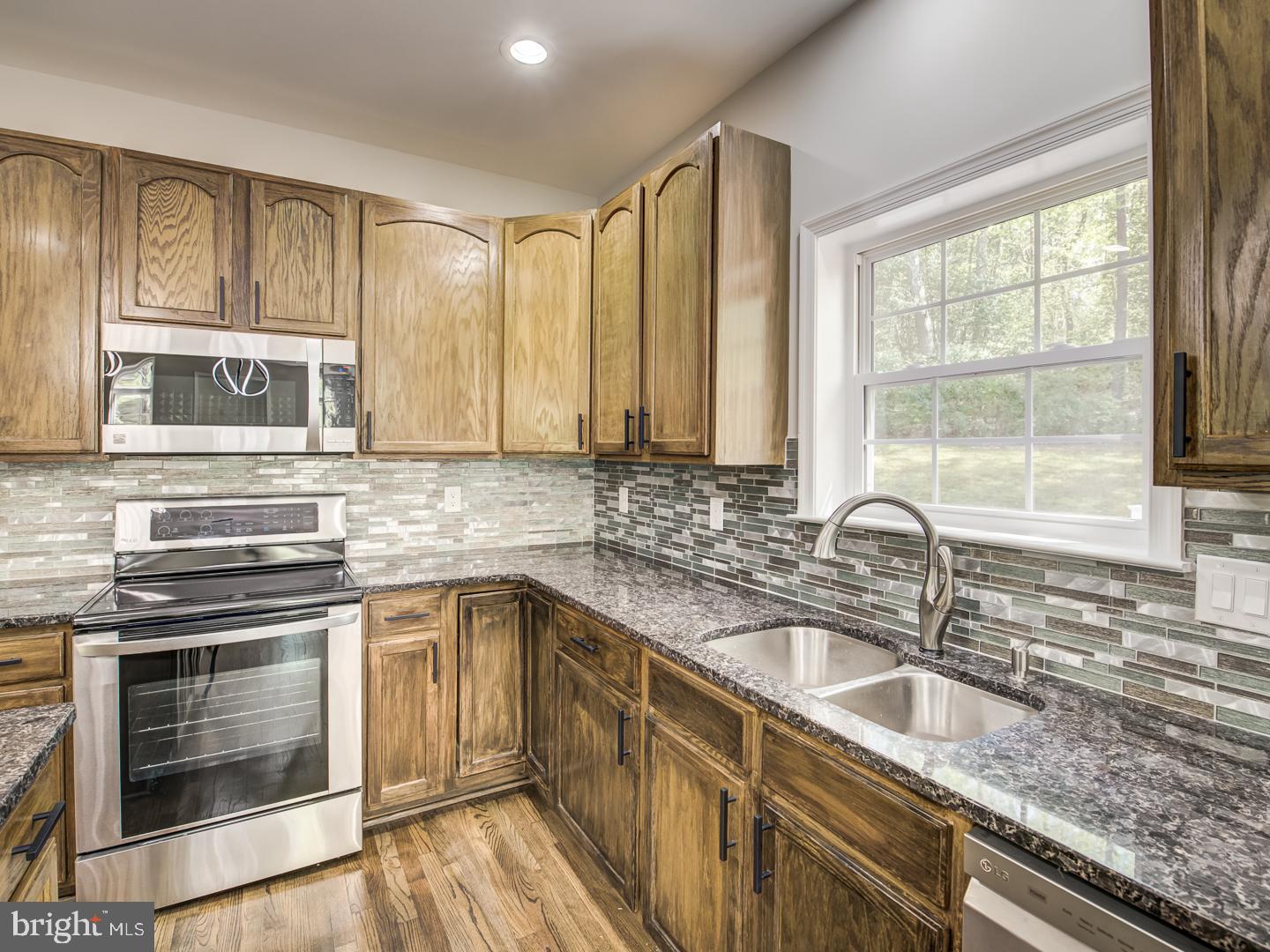 APPLE CREEK - Residential