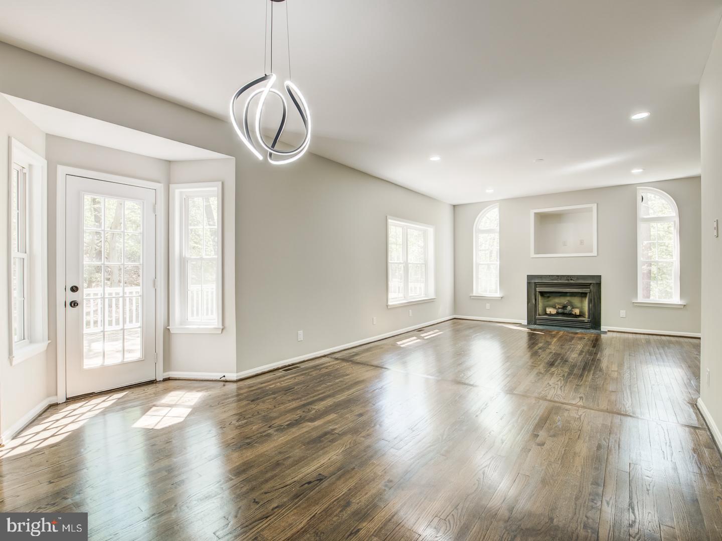 APPLE CREEK - Residential