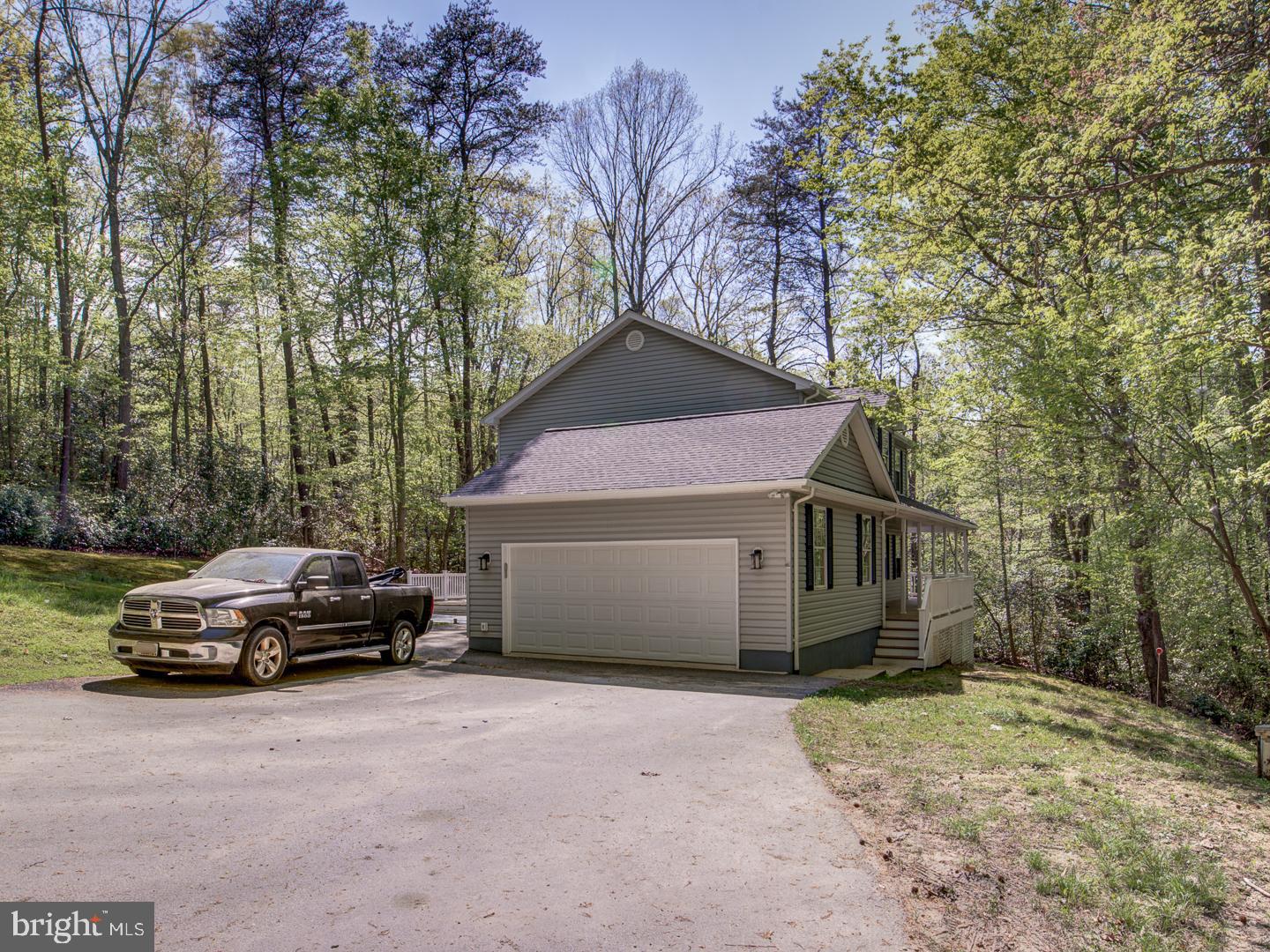 APPLE CREEK - Residential