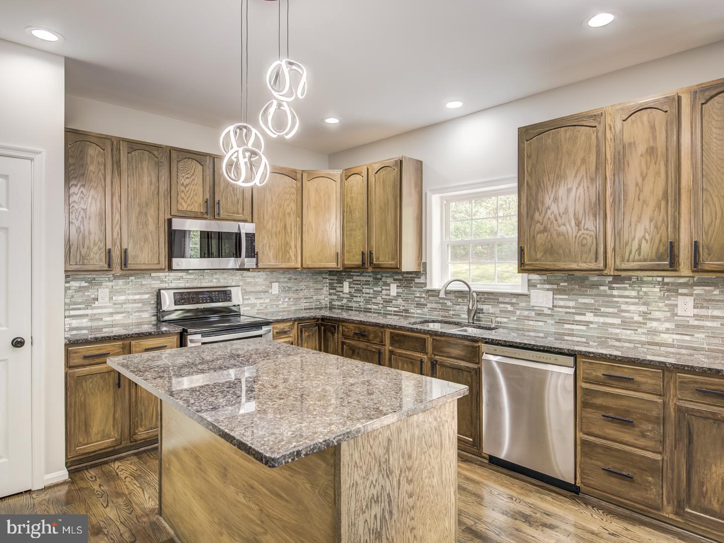 APPLE CREEK - Residential