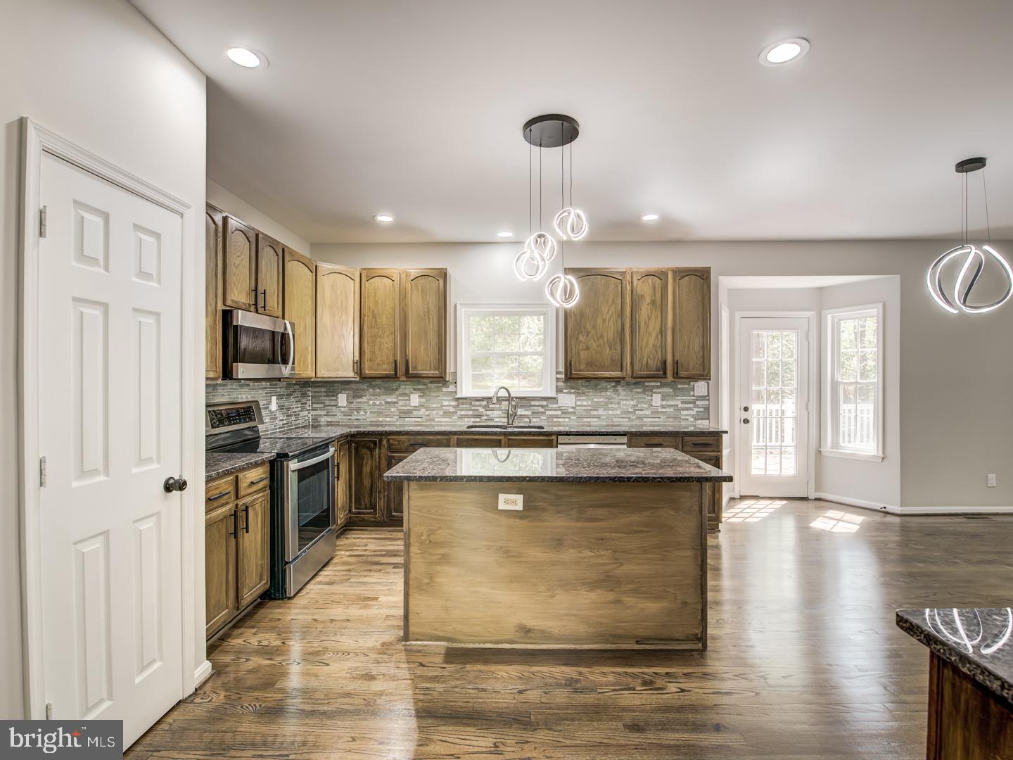 APPLE CREEK - Residential