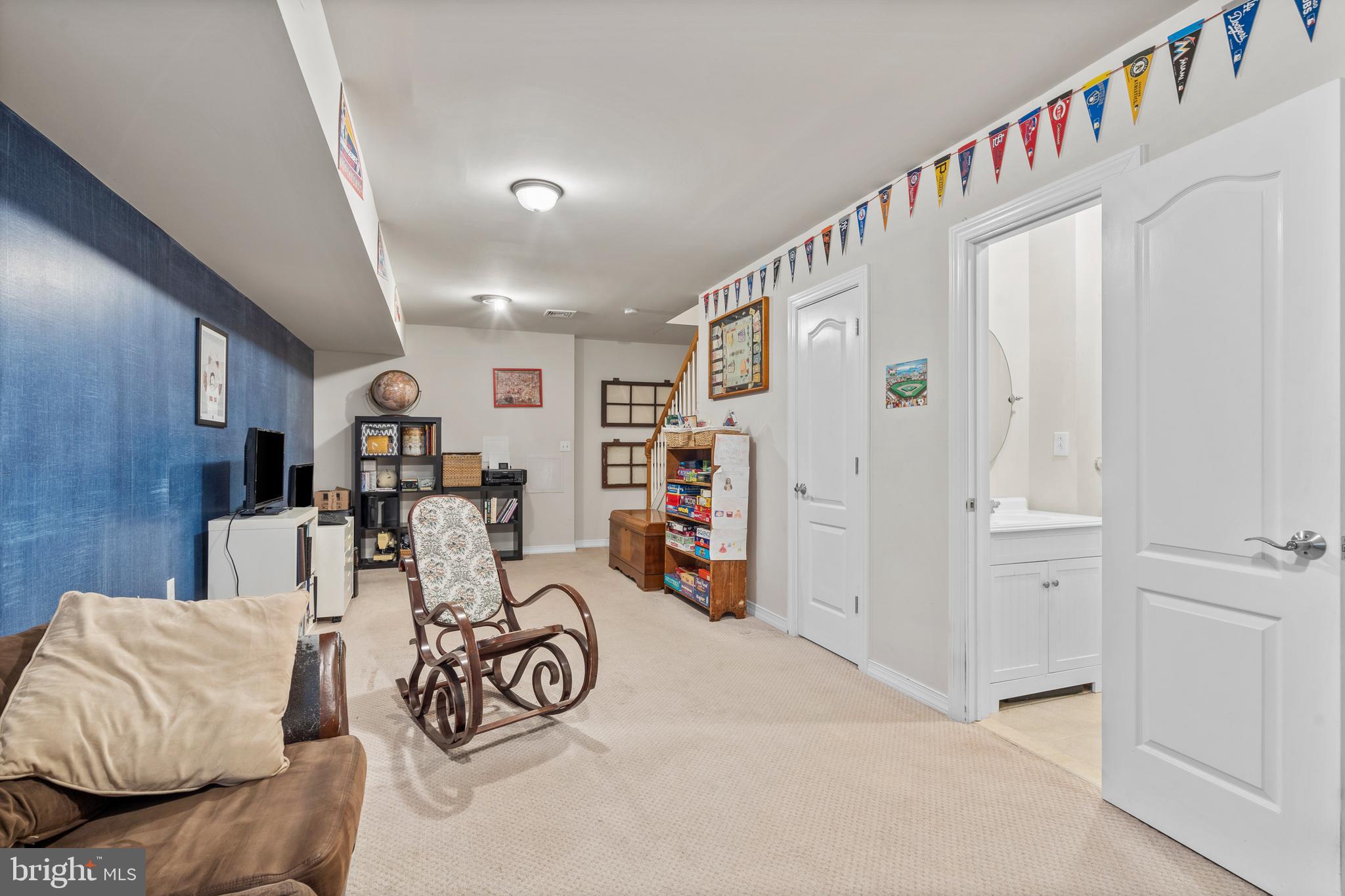 ROXBOROUGH - Residential