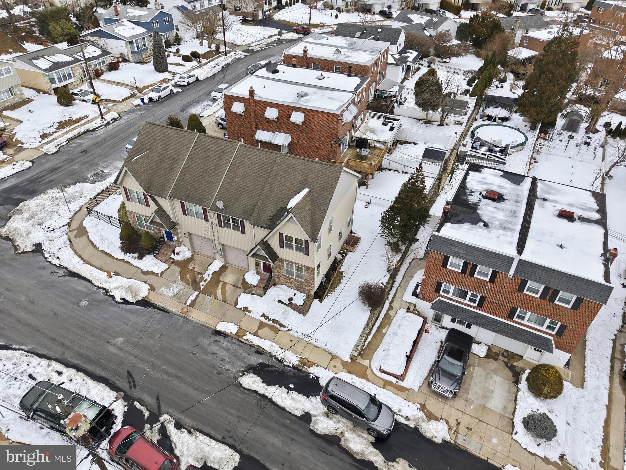 ROXBOROUGH - Residential