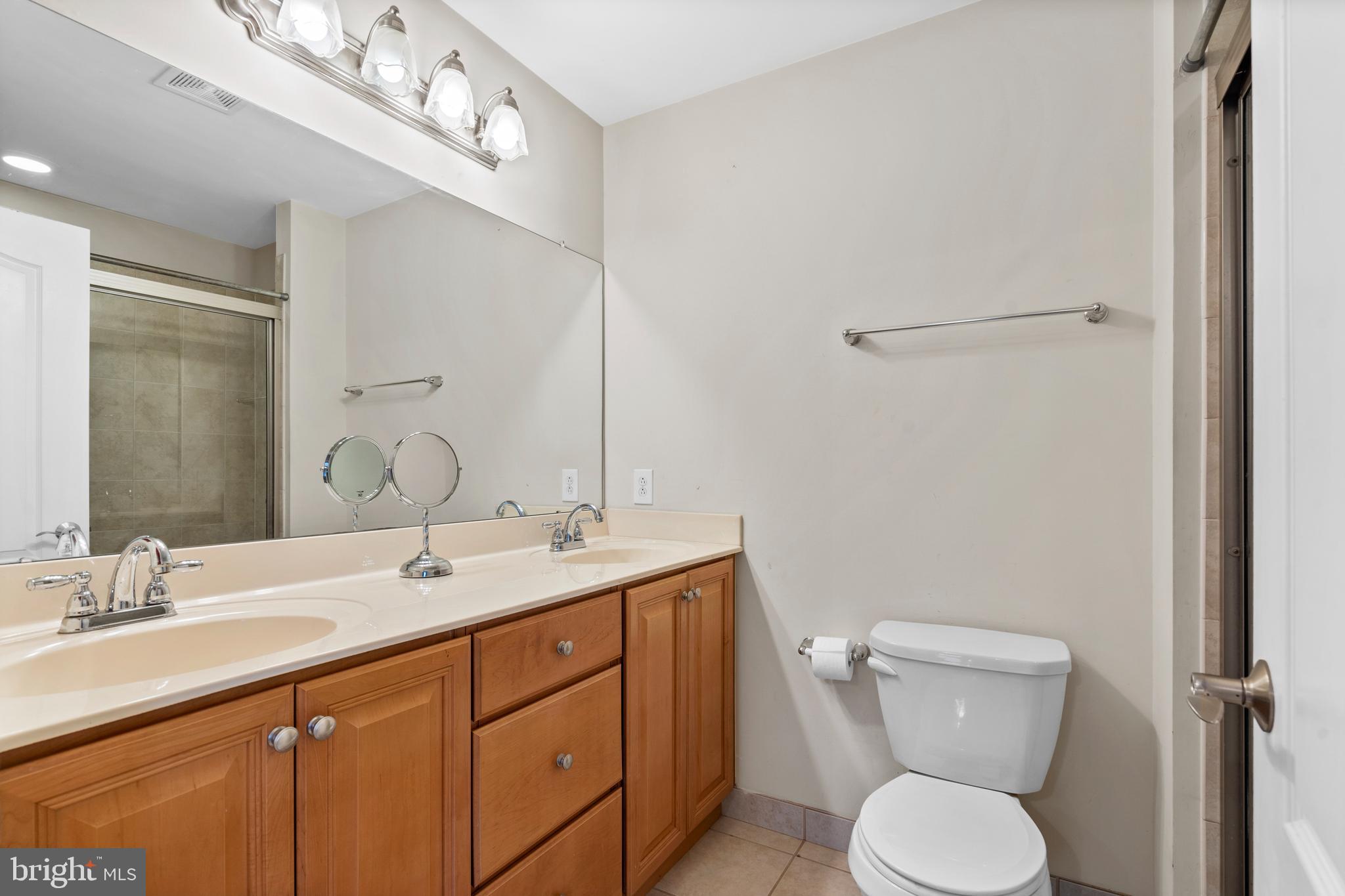 ROXBOROUGH - Residential