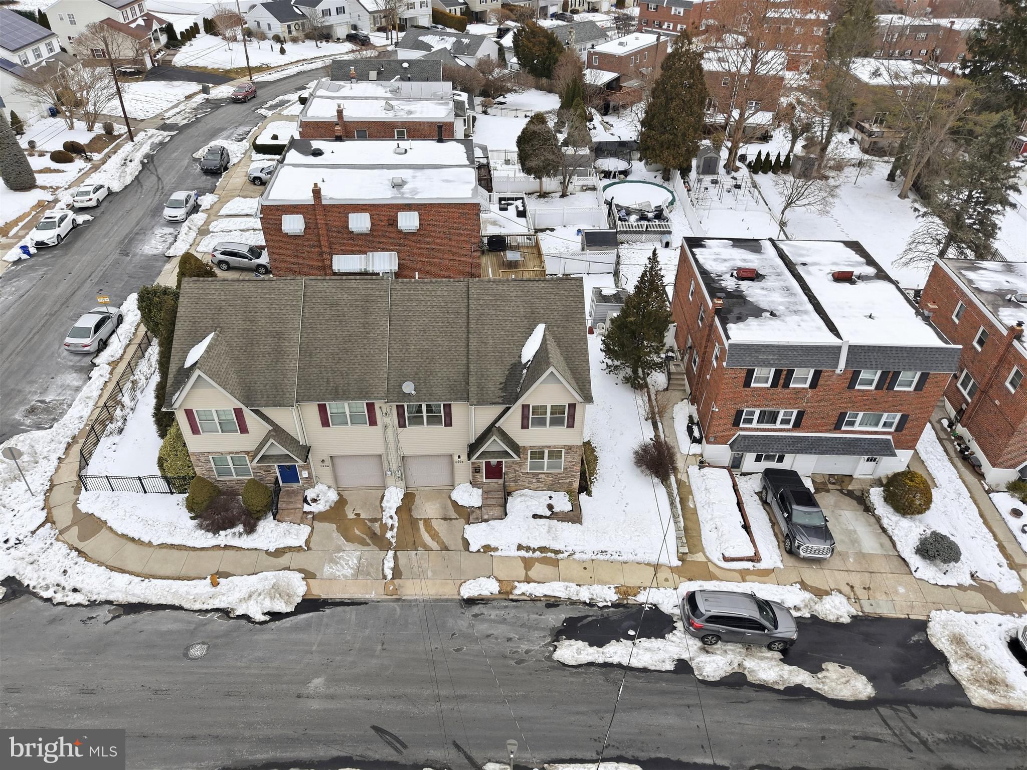 ROXBOROUGH - Residential