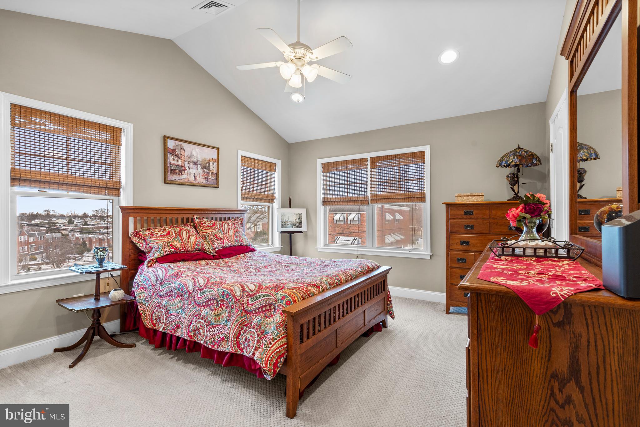 ROXBOROUGH - Residential