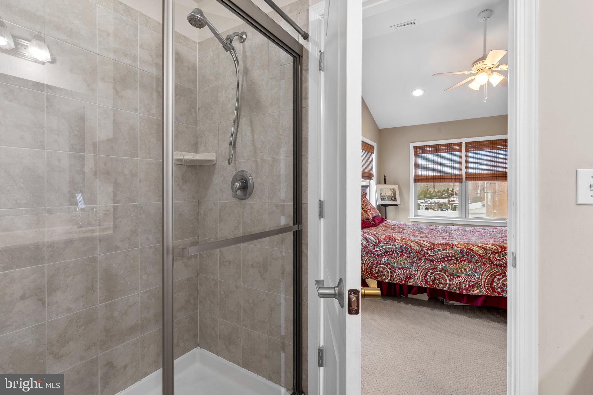 ROXBOROUGH - Residential