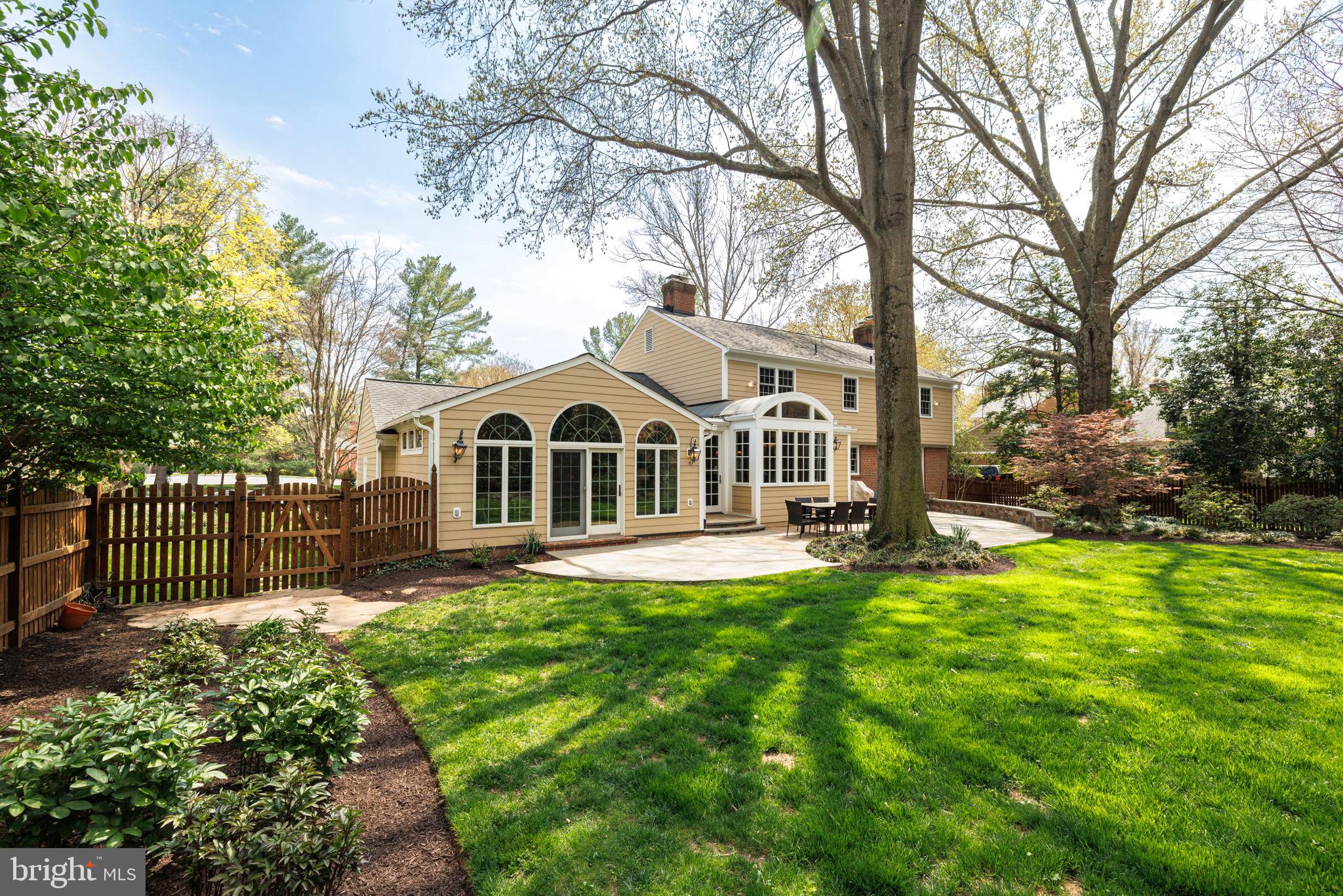 RIVER FALLS - Residential