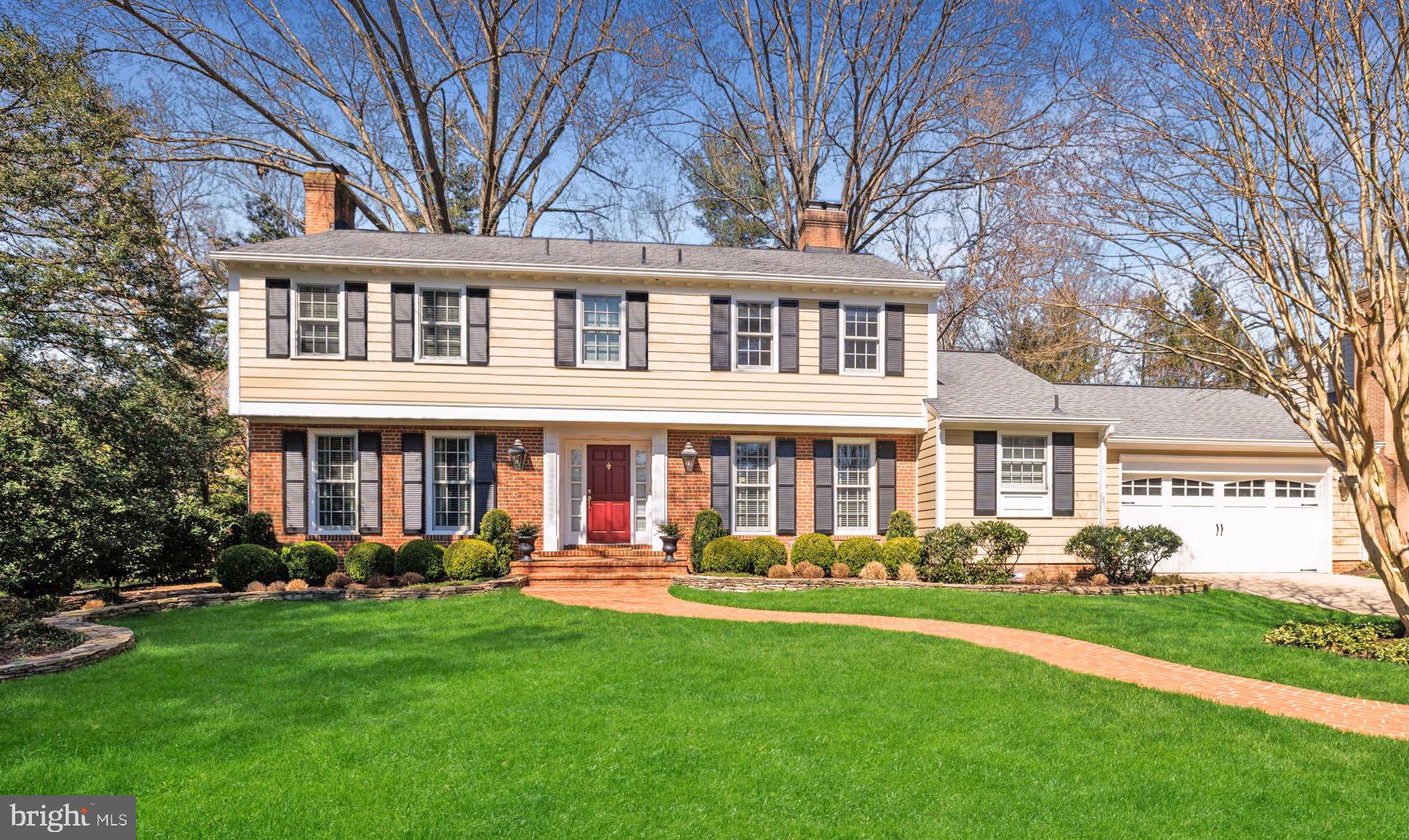 RIVER FALLS - Residential