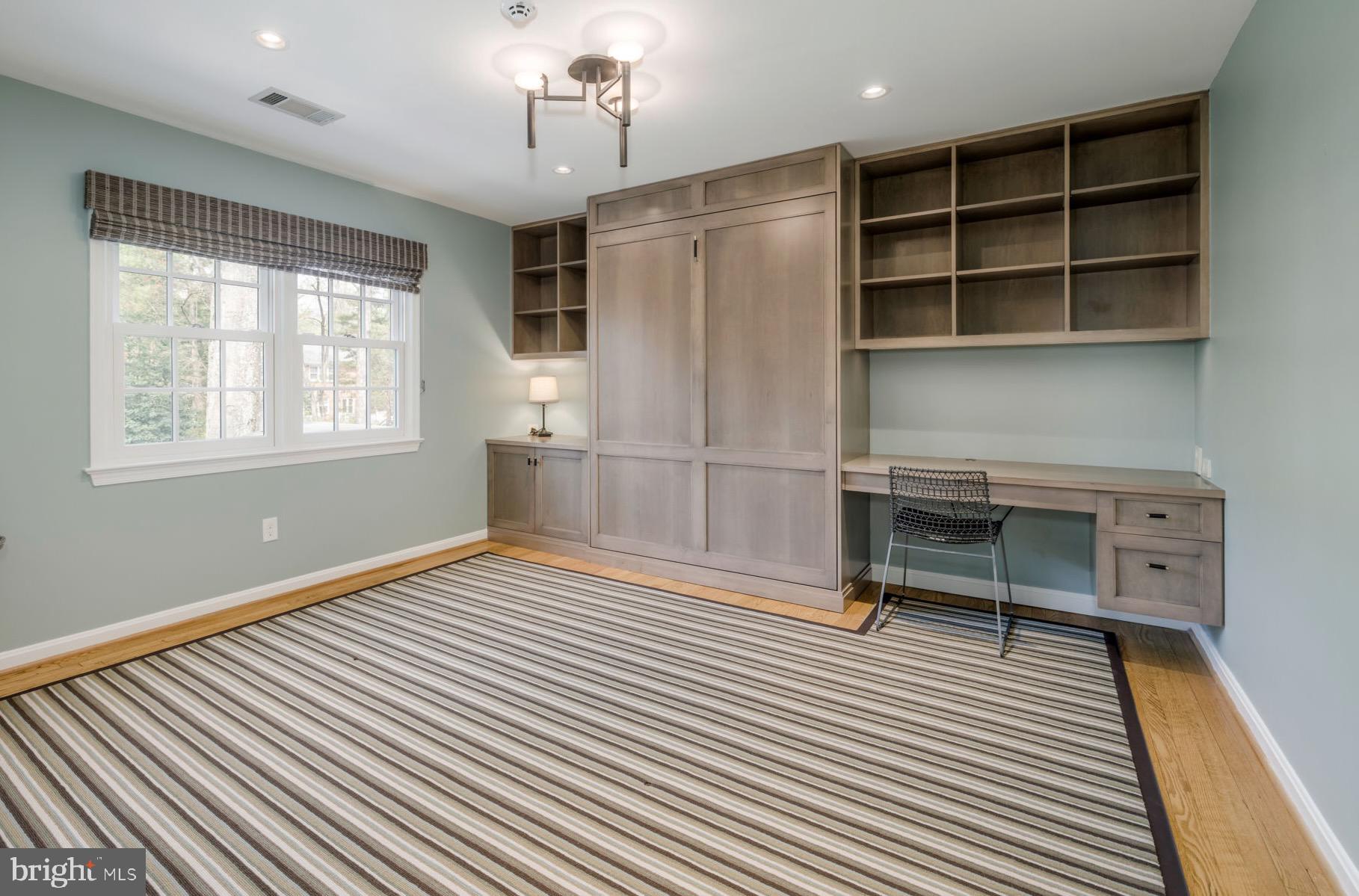 RIVER FALLS - Residential