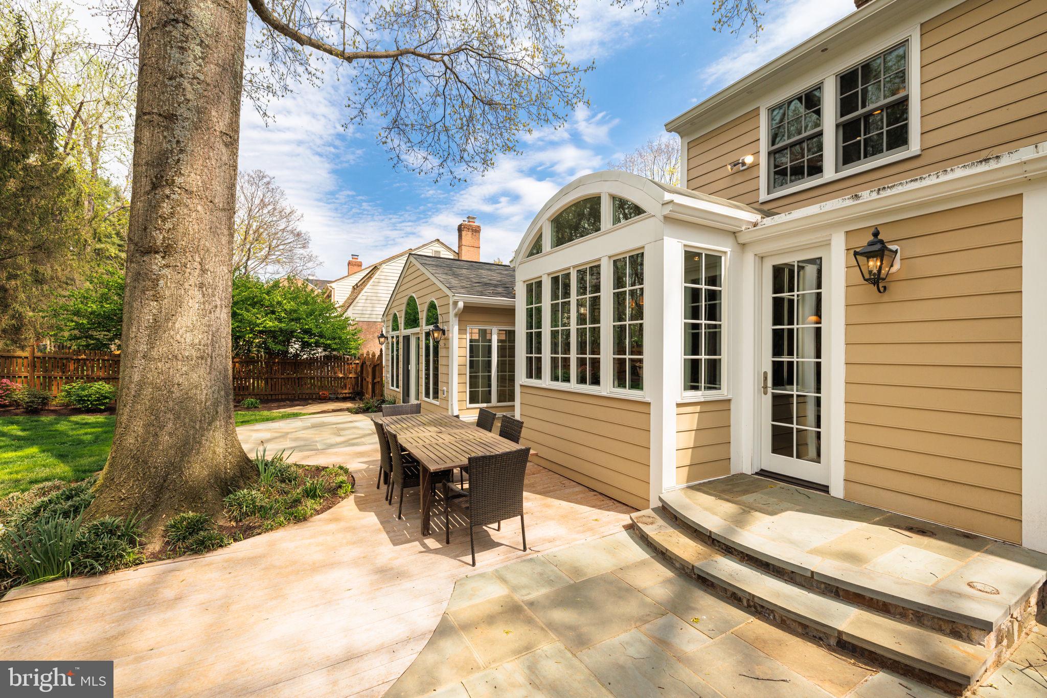 RIVER FALLS - Residential