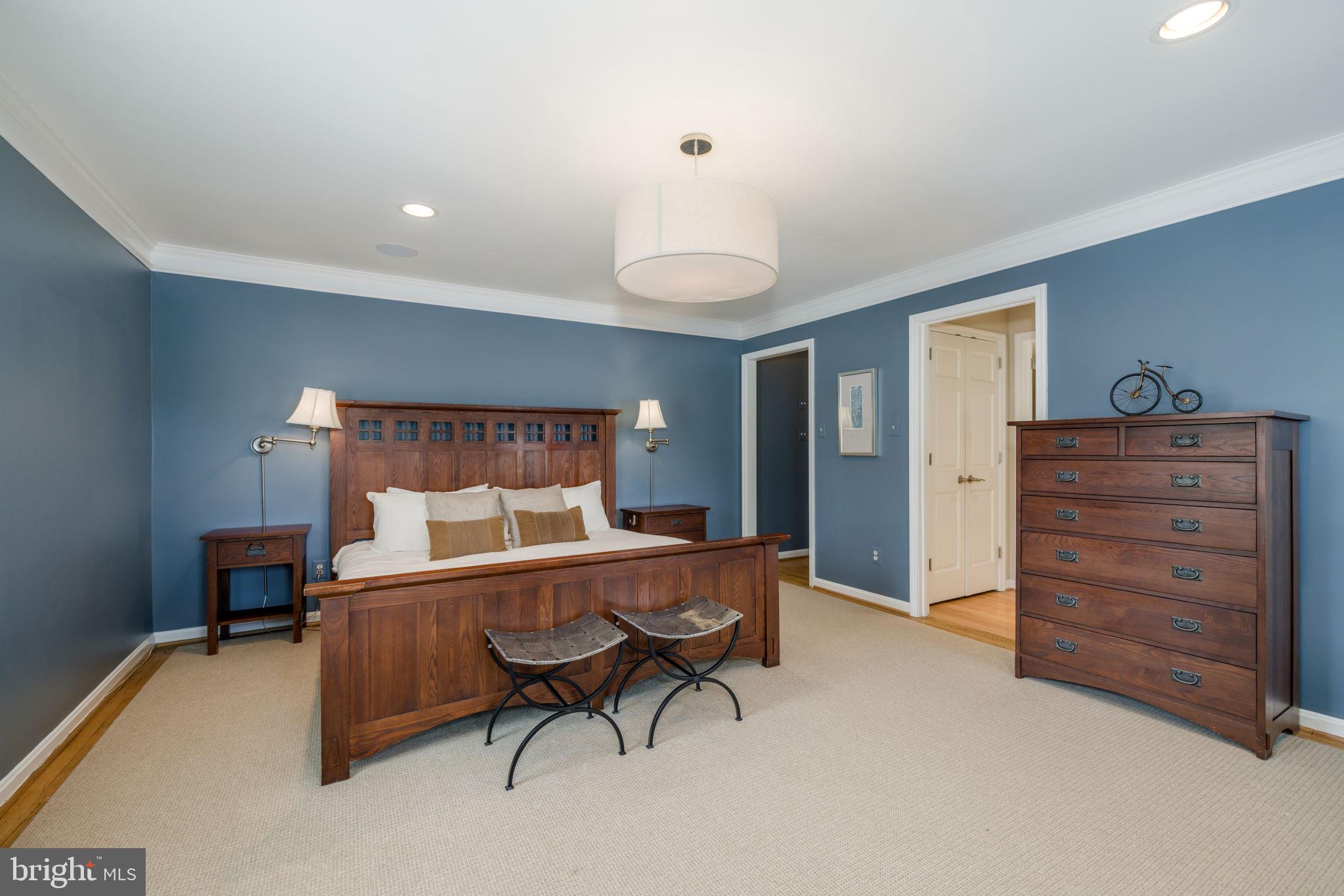 RIVER FALLS - Residential