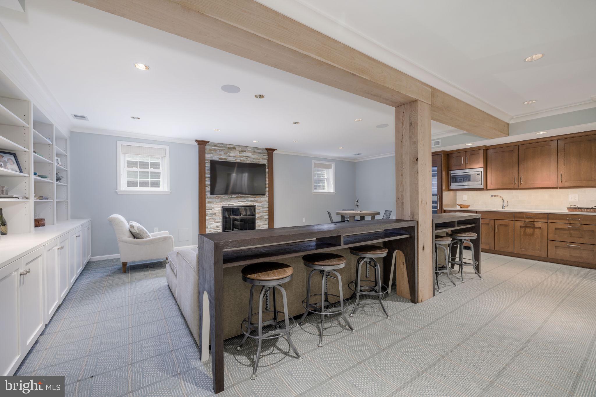 RIVER FALLS - Residential