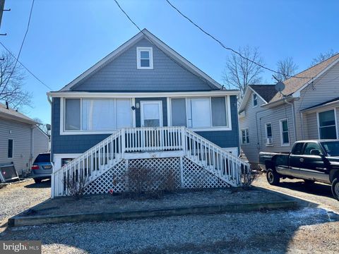 Homes For Sale - 530 E Point Pleasant Avenue<br/> OCEAN GATE, NJ 08740