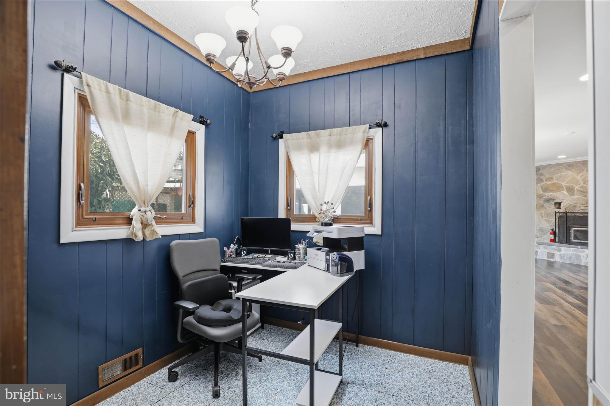 ROSEVILLE ROAD - Residential