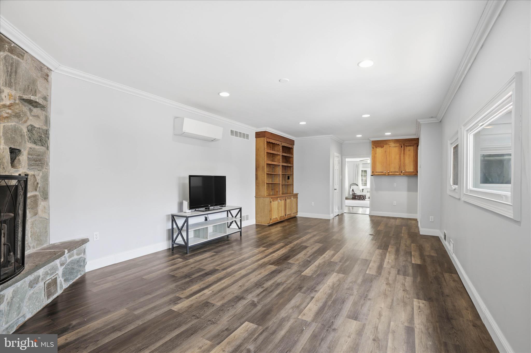 ROSEVILLE ROAD - Residential