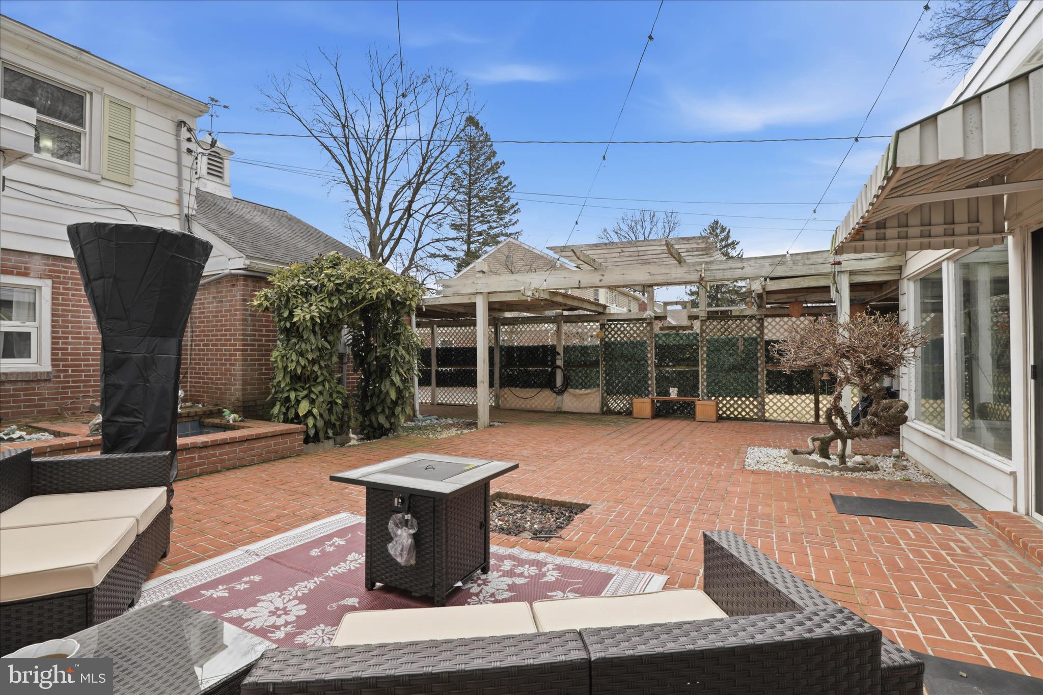 ROSEVILLE ROAD - Residential