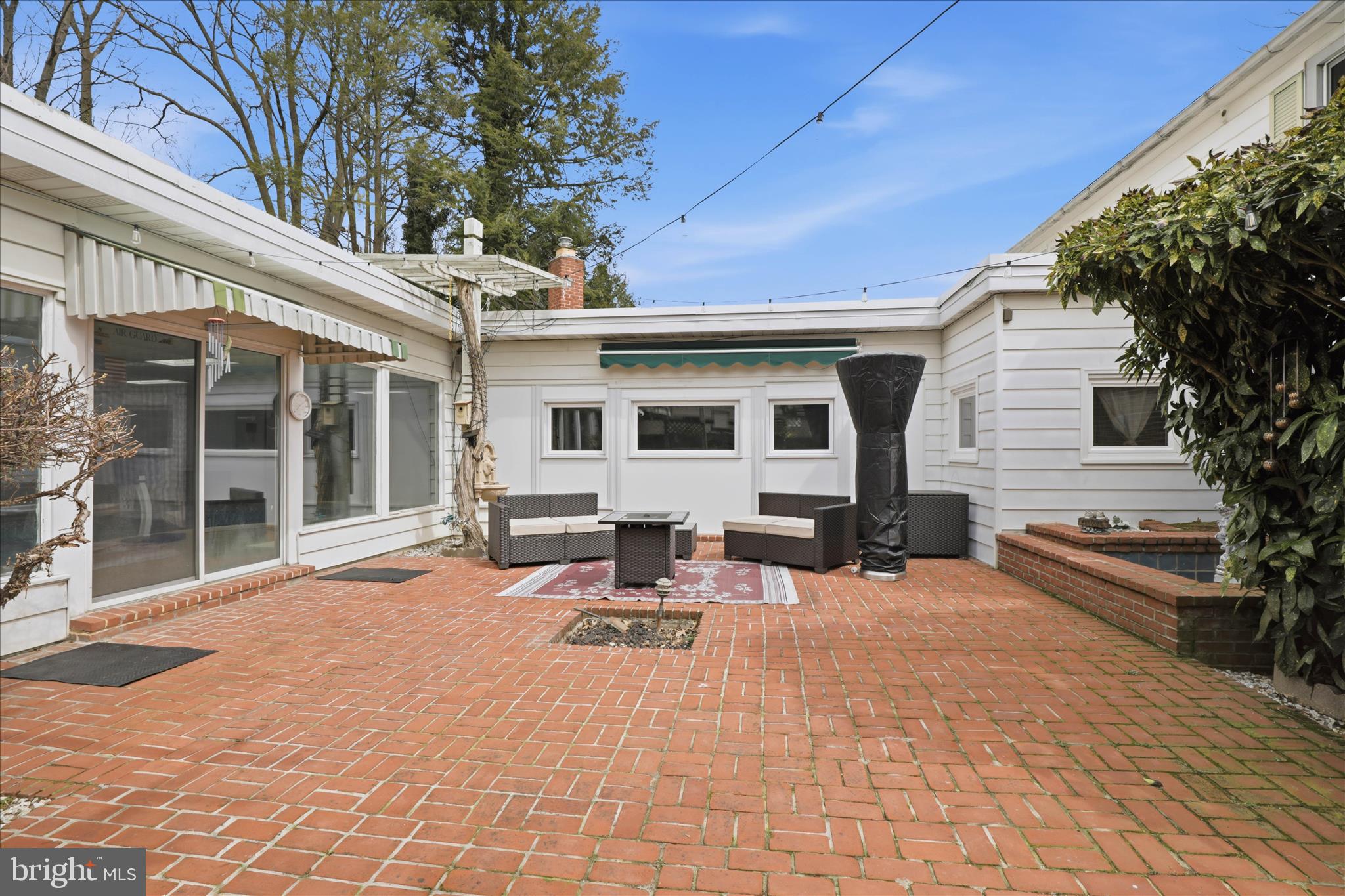 ROSEVILLE ROAD - Residential