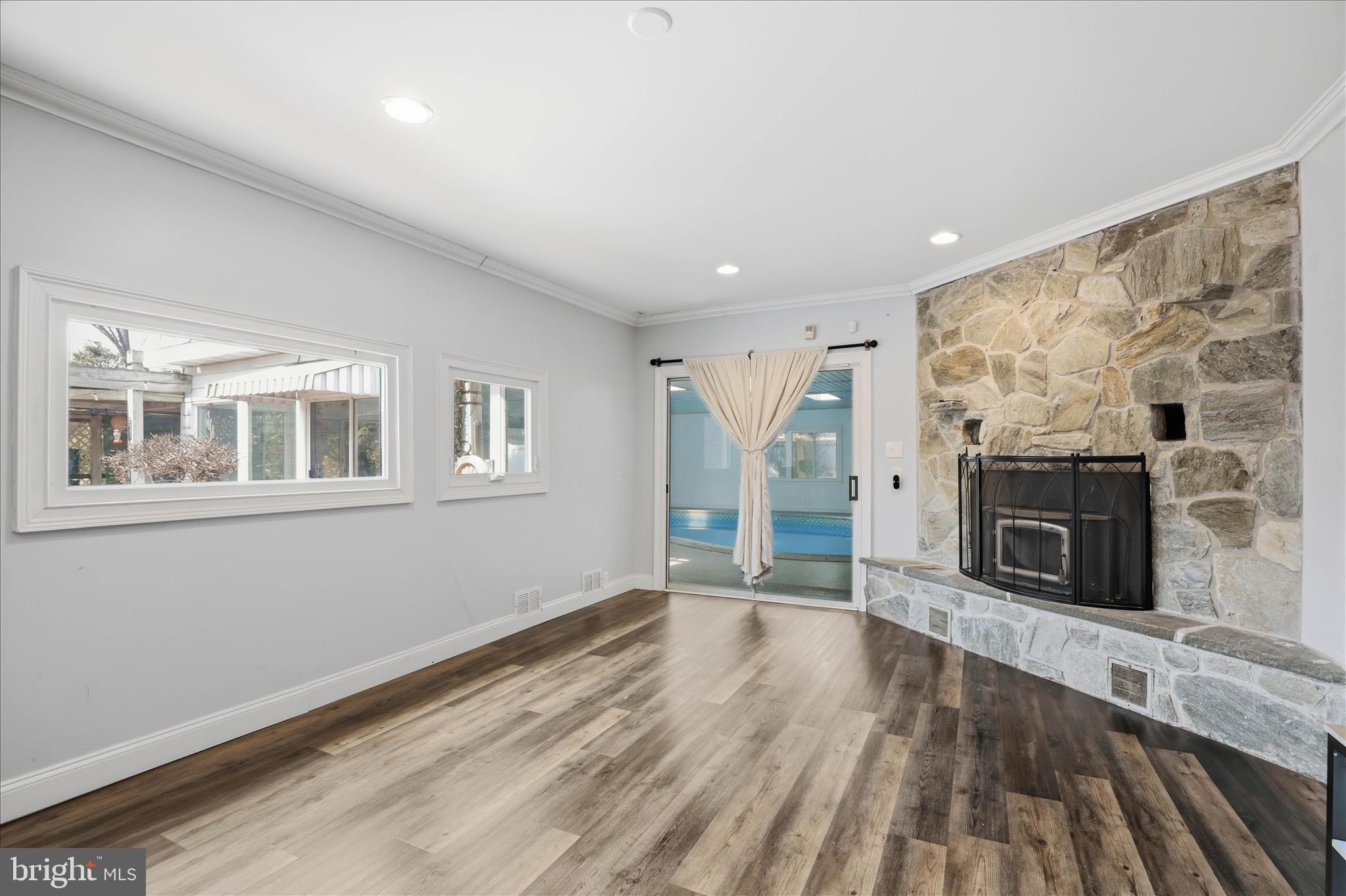 ROSEVILLE ROAD - Residential