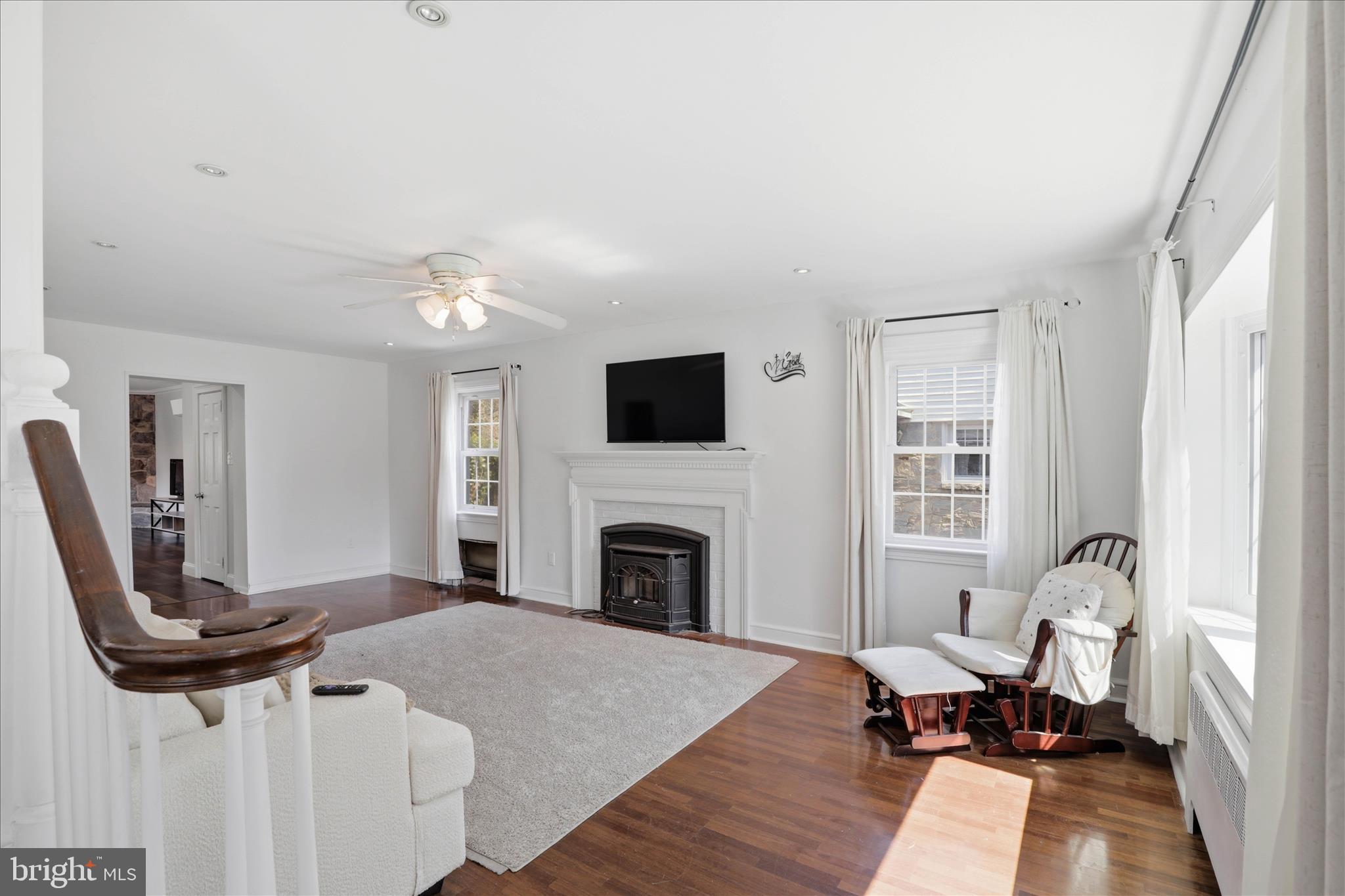 ROSEVILLE ROAD - Residential