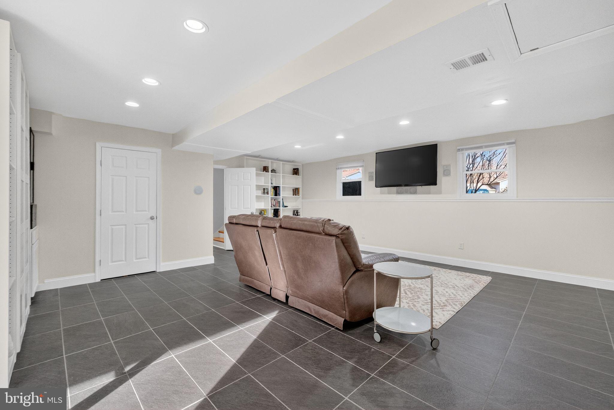 MONTPELIER WEST - Residential