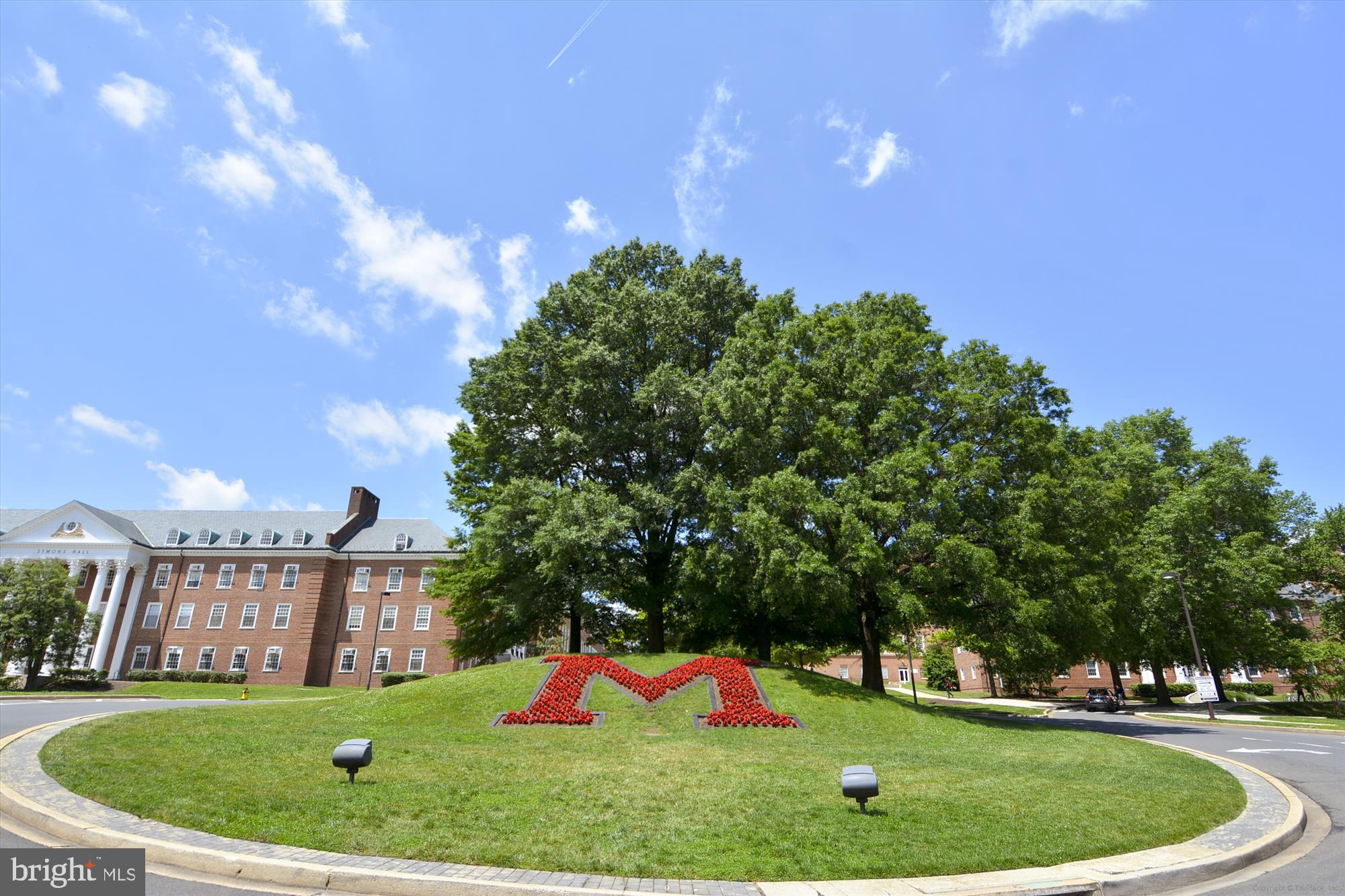 COLLEGE PARK WOODS - Residential