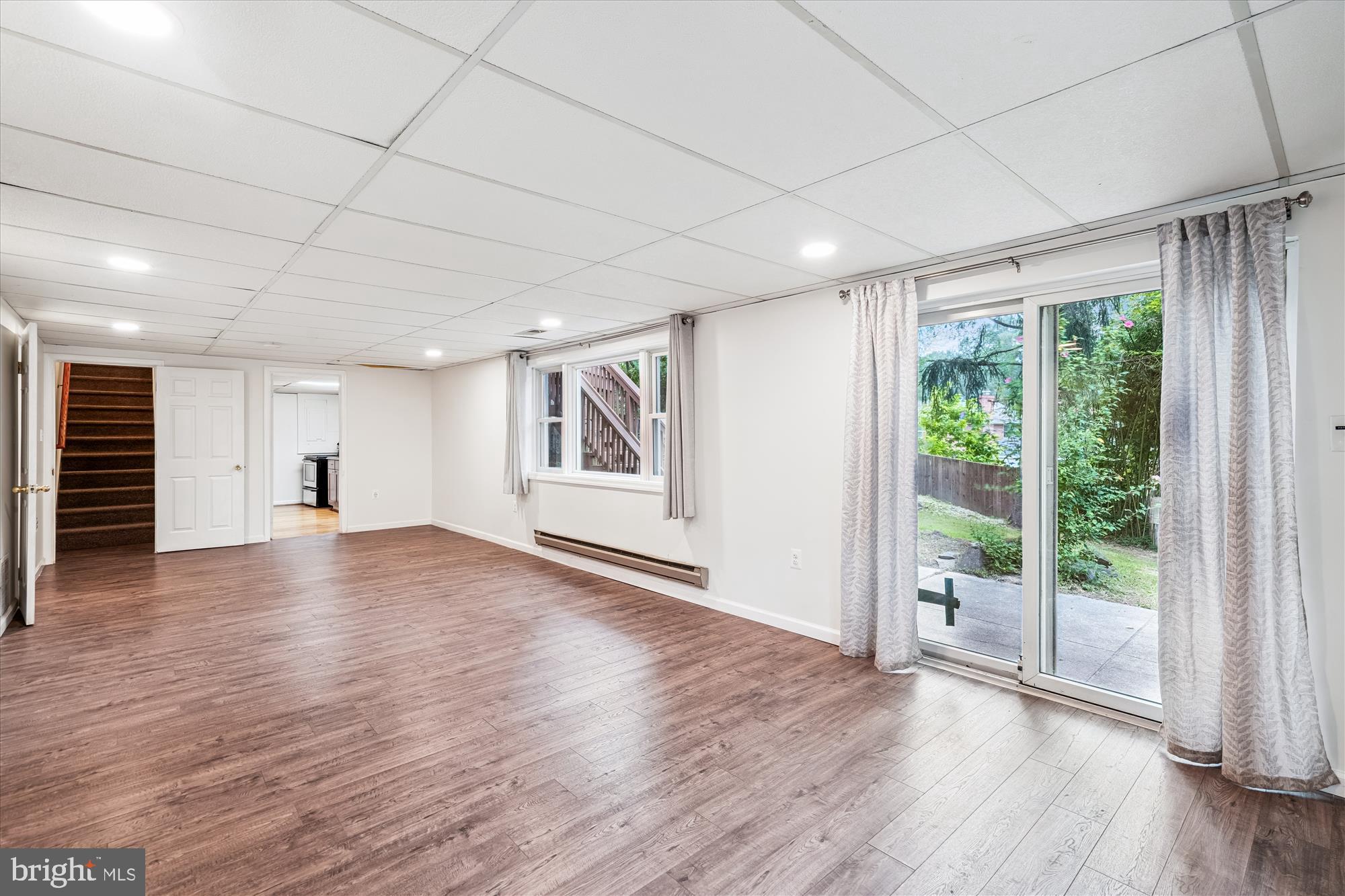 COLLEGE PARK WOODS - Residential