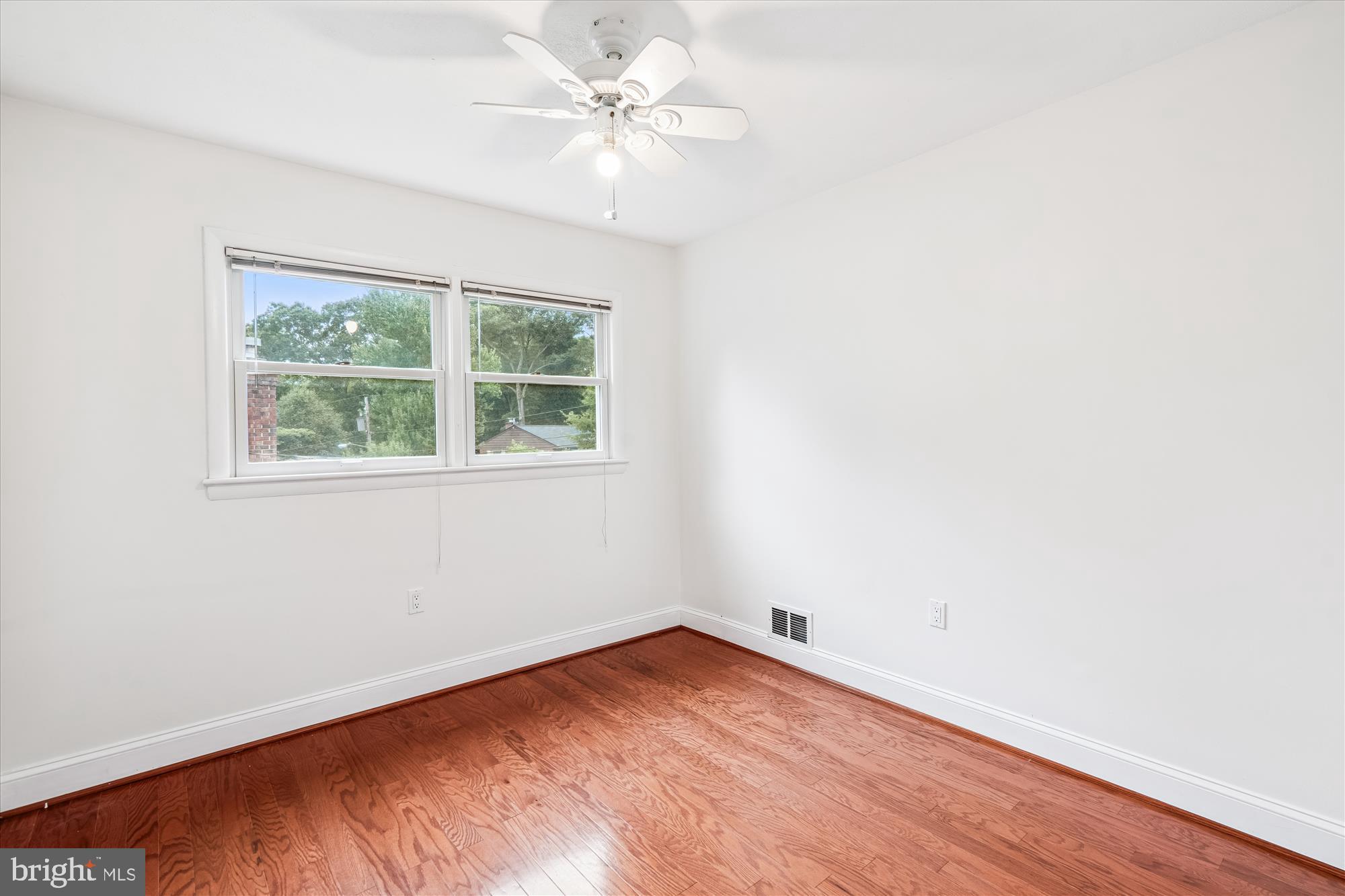 COLLEGE PARK WOODS - Residential