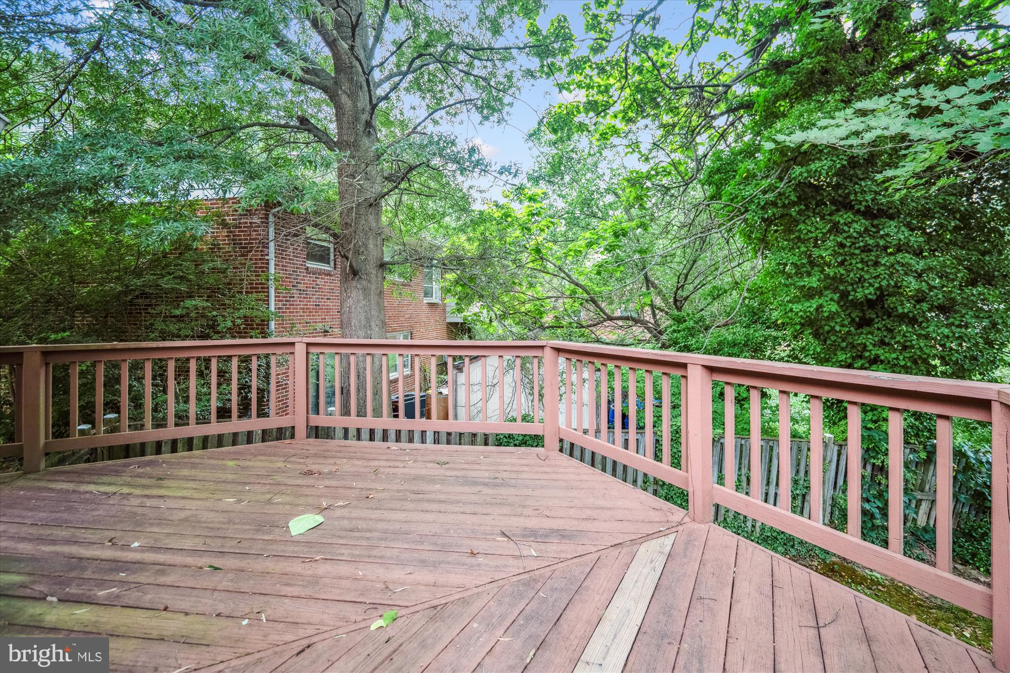 COLLEGE PARK WOODS - Residential