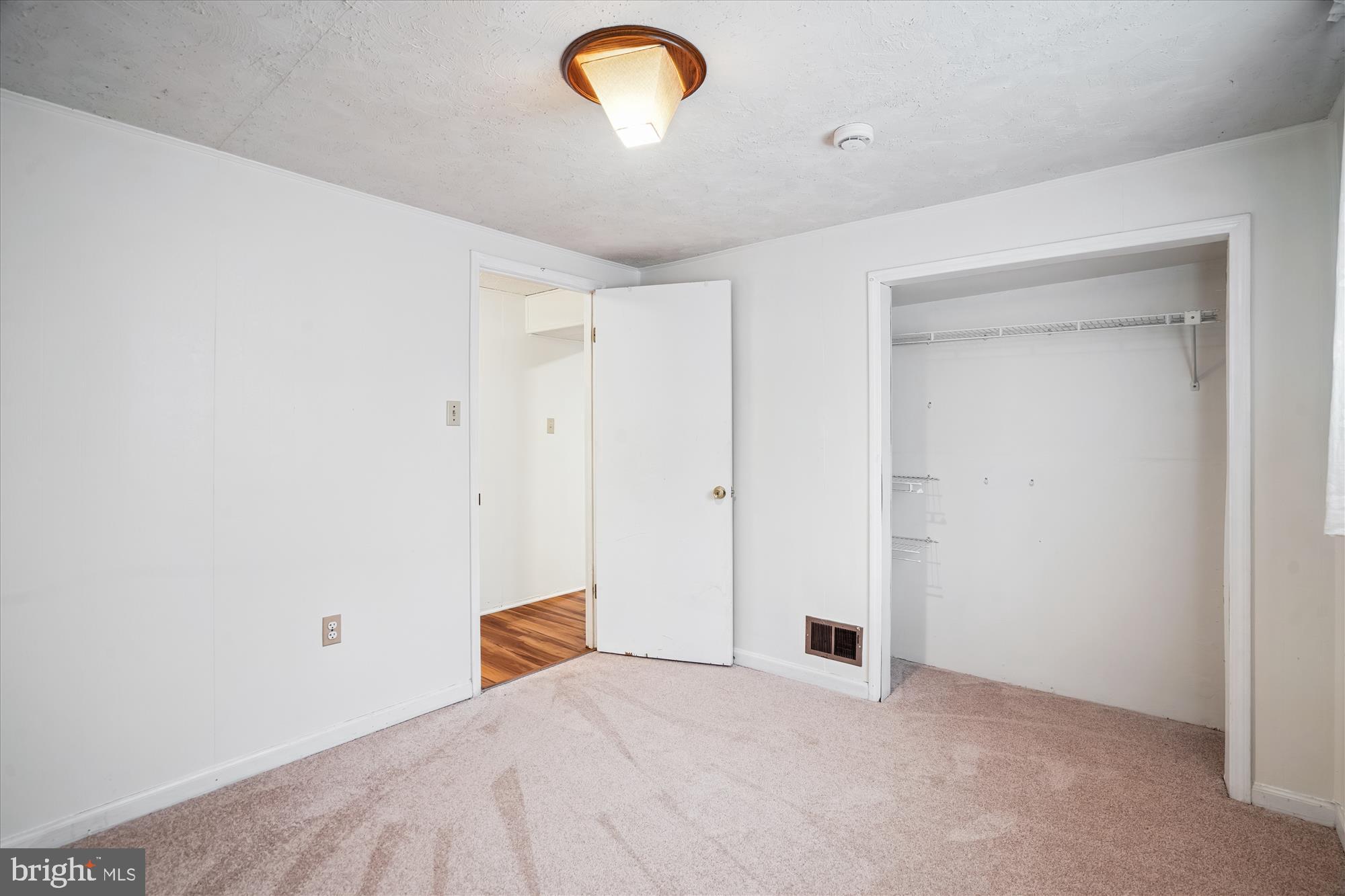 COLLEGE PARK WOODS - Residential