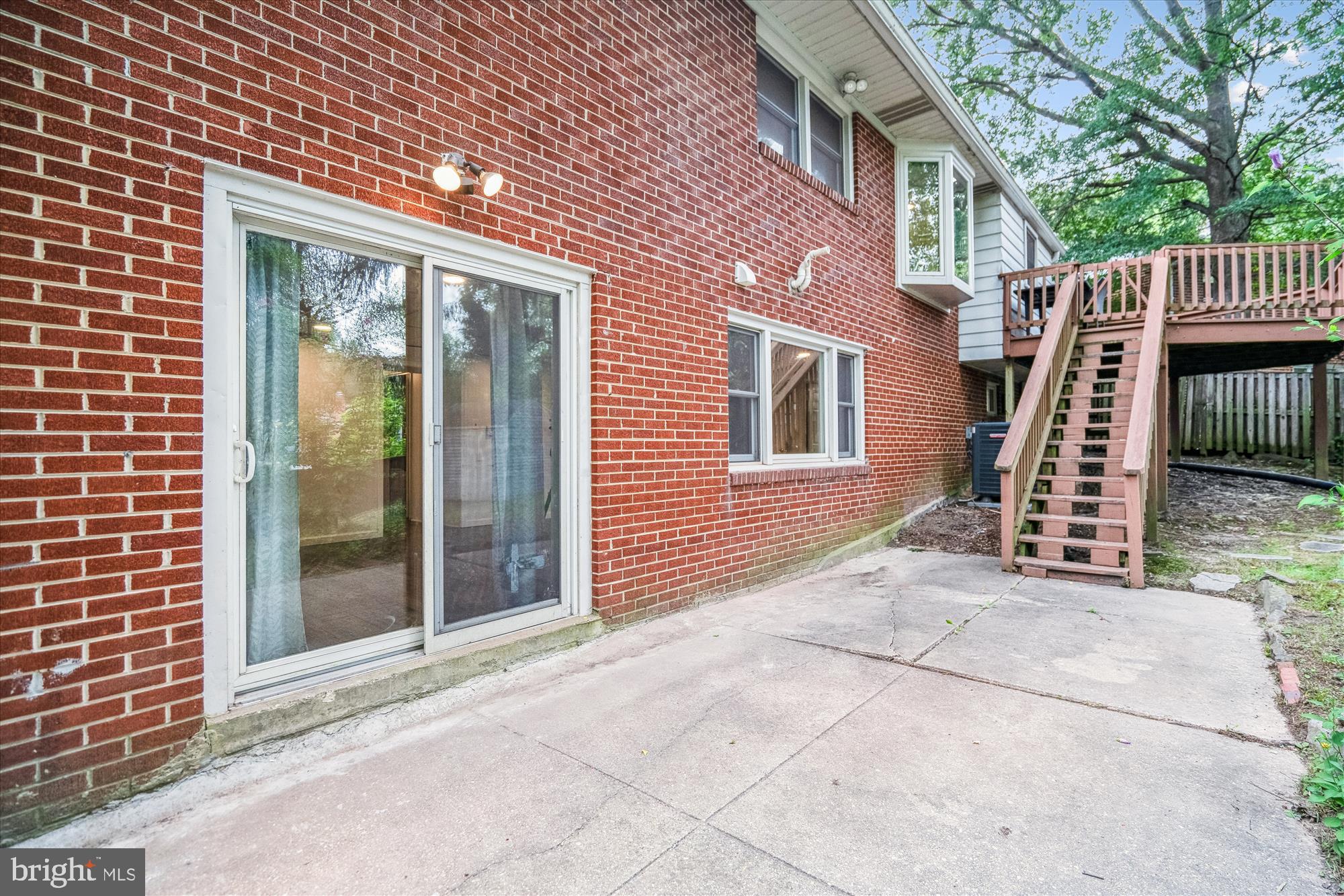 COLLEGE PARK WOODS - Residential