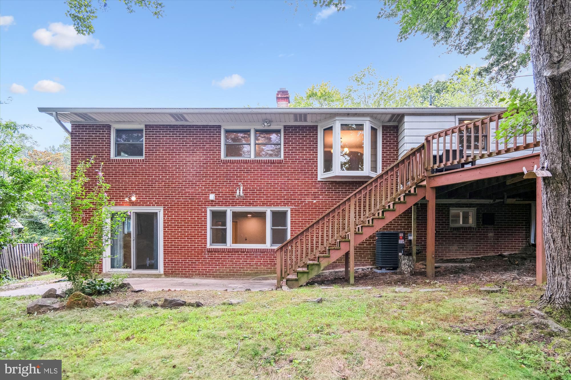 COLLEGE PARK WOODS - Residential