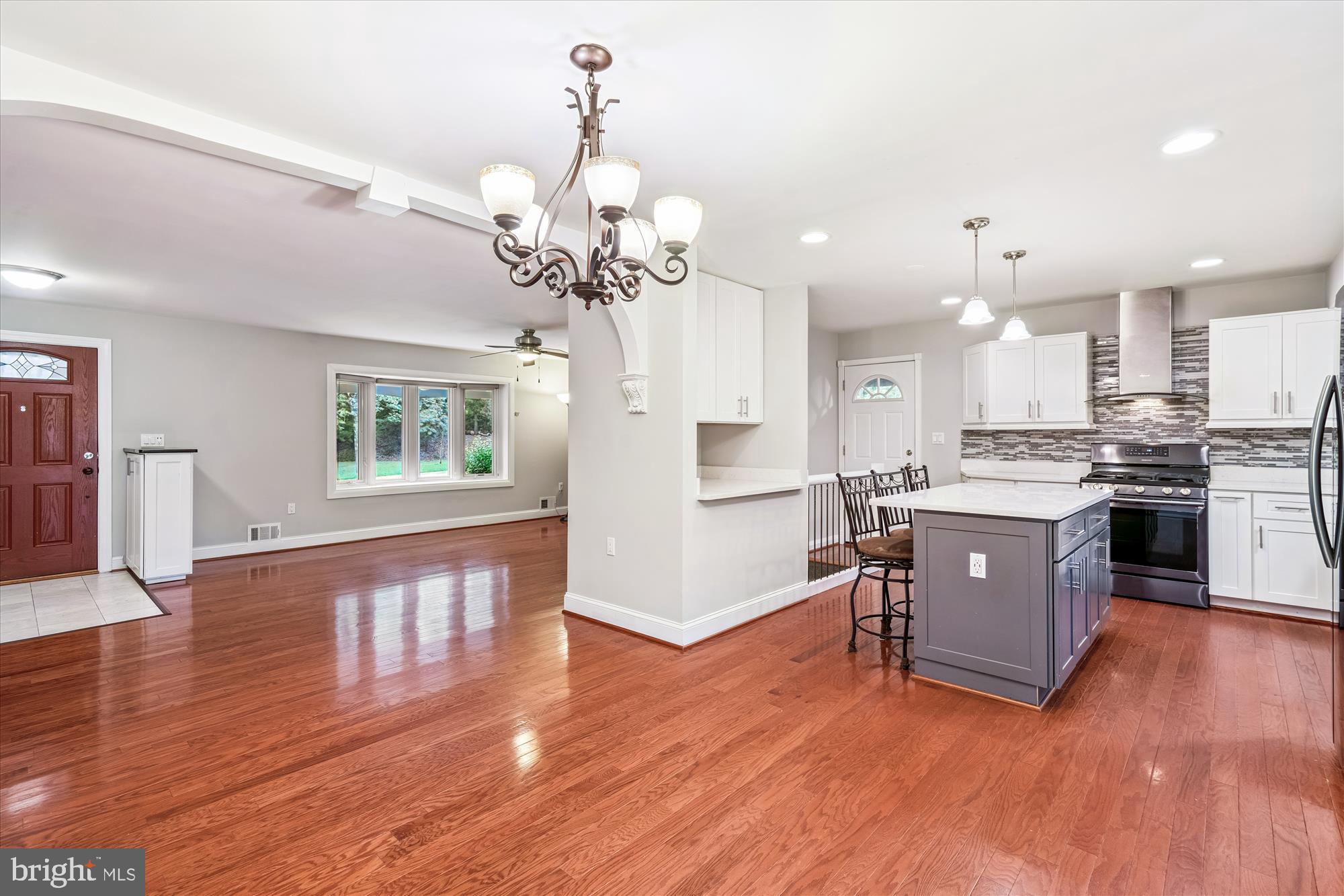 COLLEGE PARK WOODS - Residential