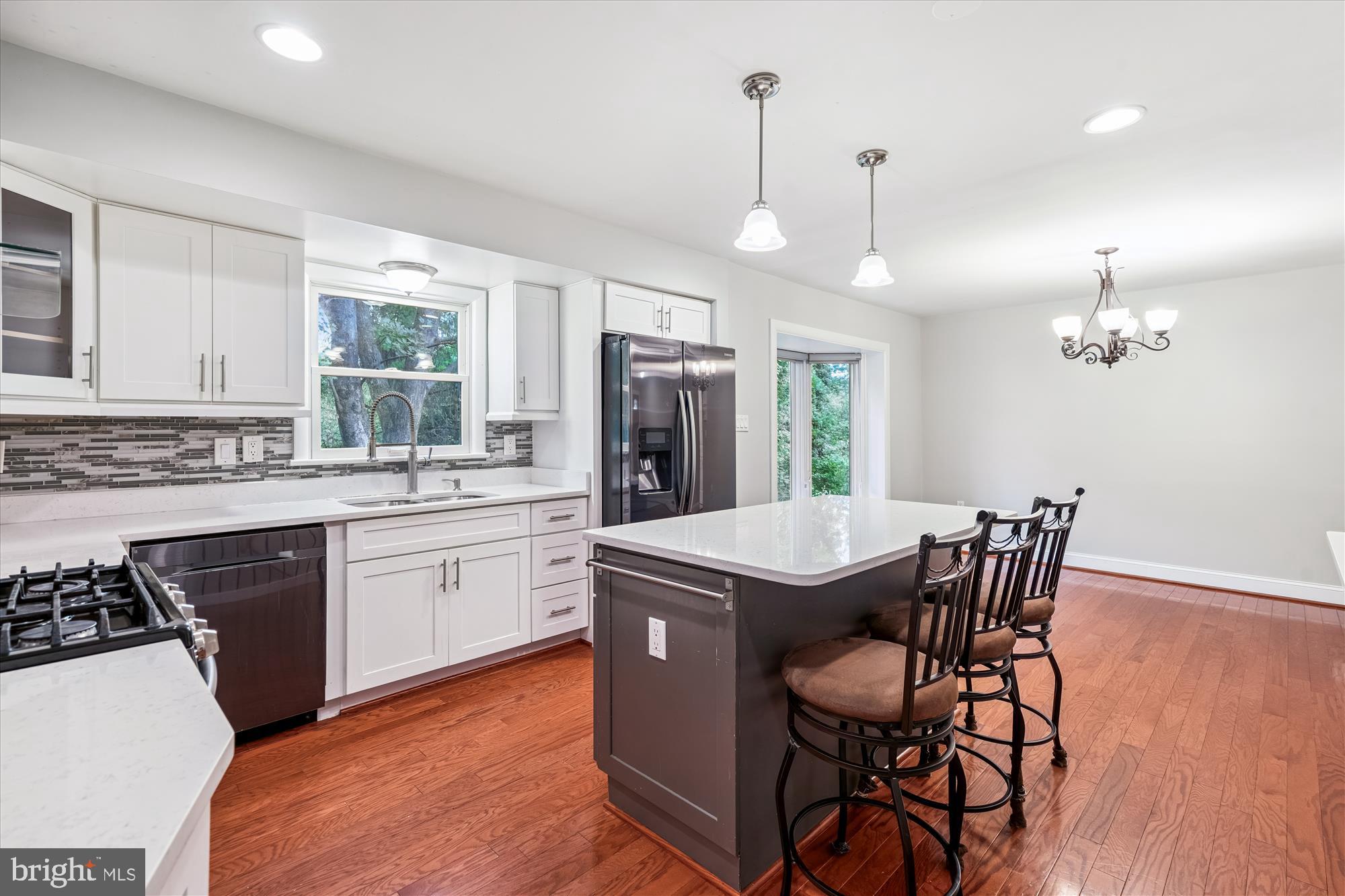 COLLEGE PARK WOODS - Residential