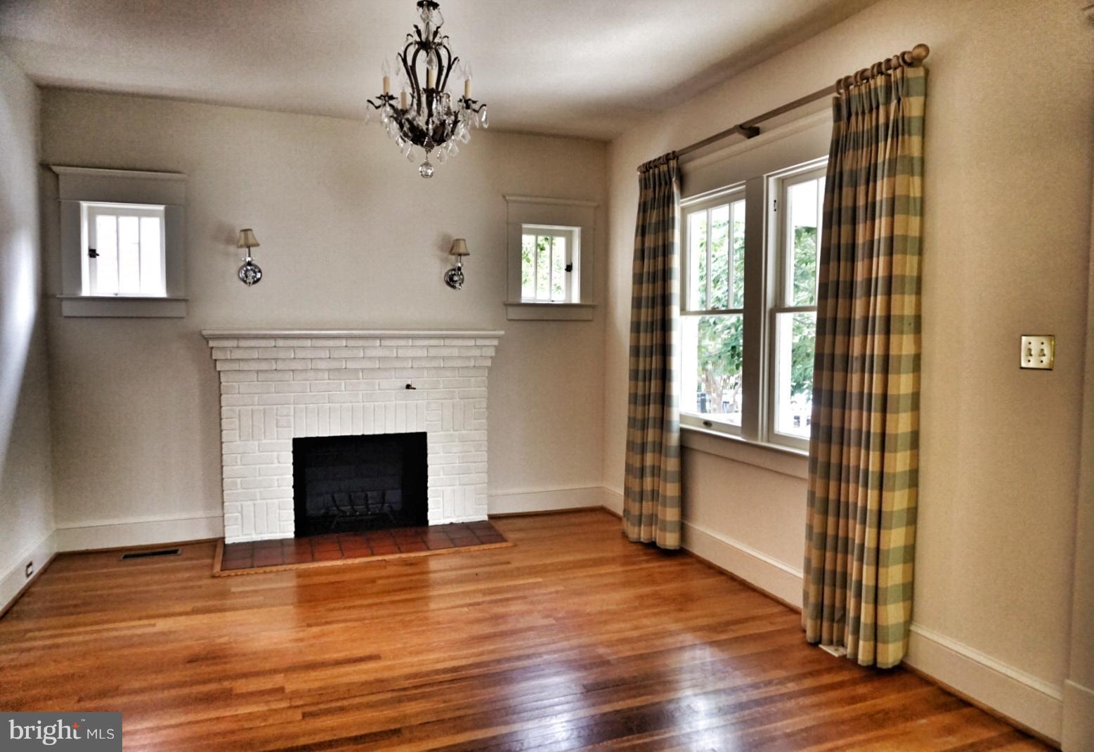 ROSEMONT - Residential Lease