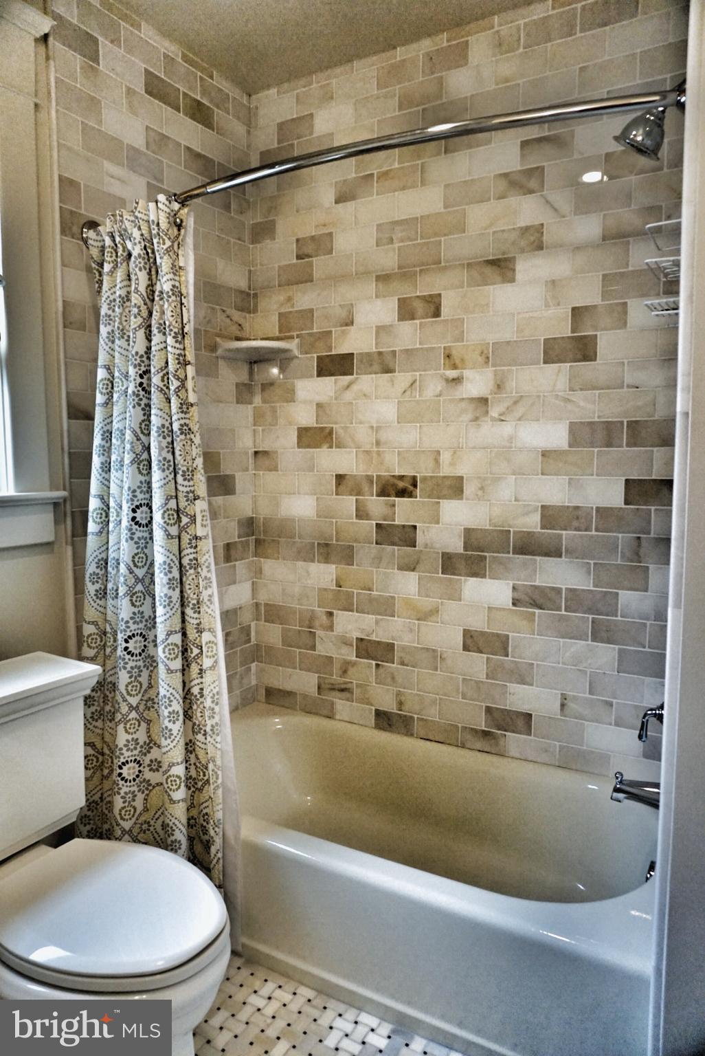 ROSEMONT - Residential Lease