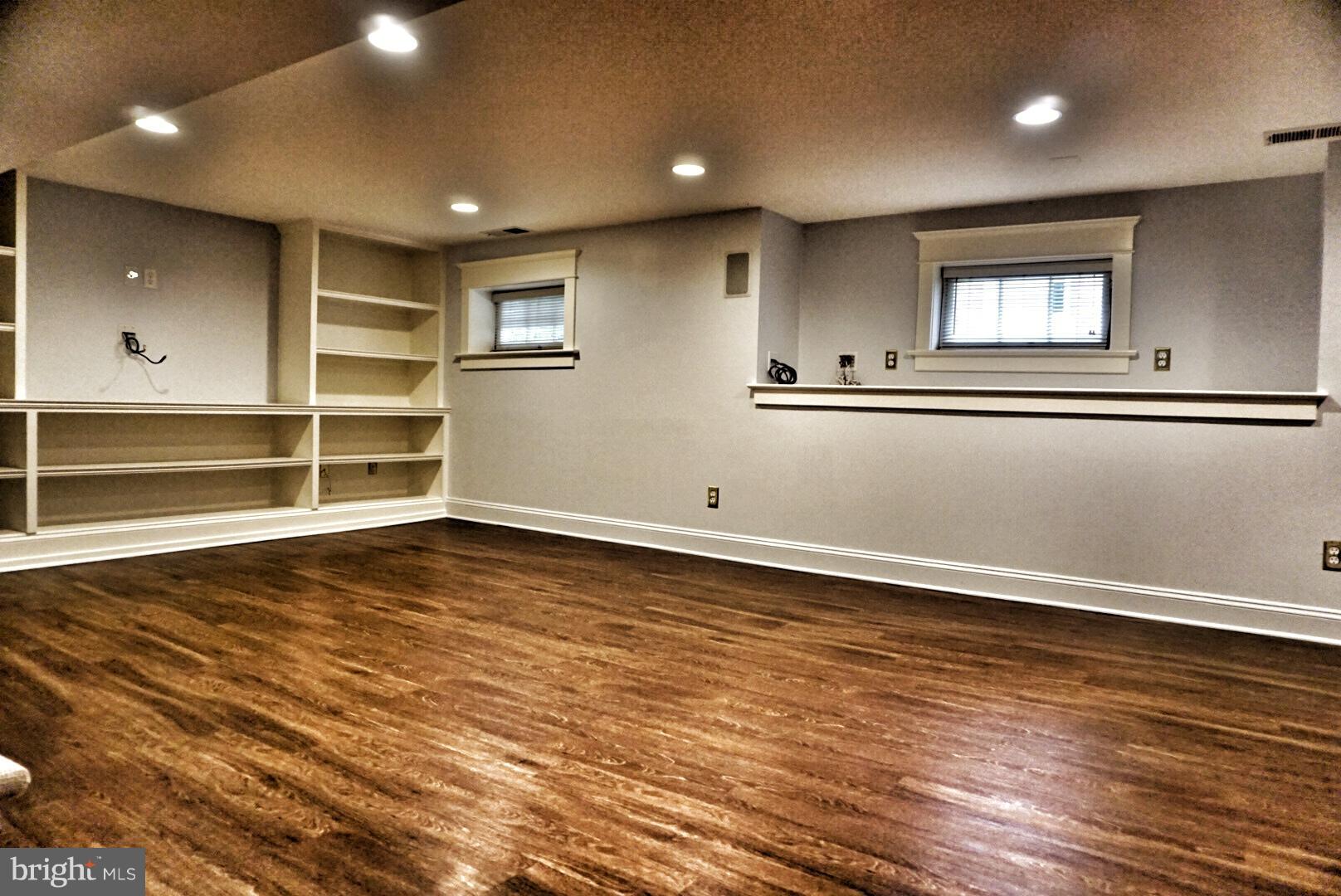 ROSEMONT - Residential Lease