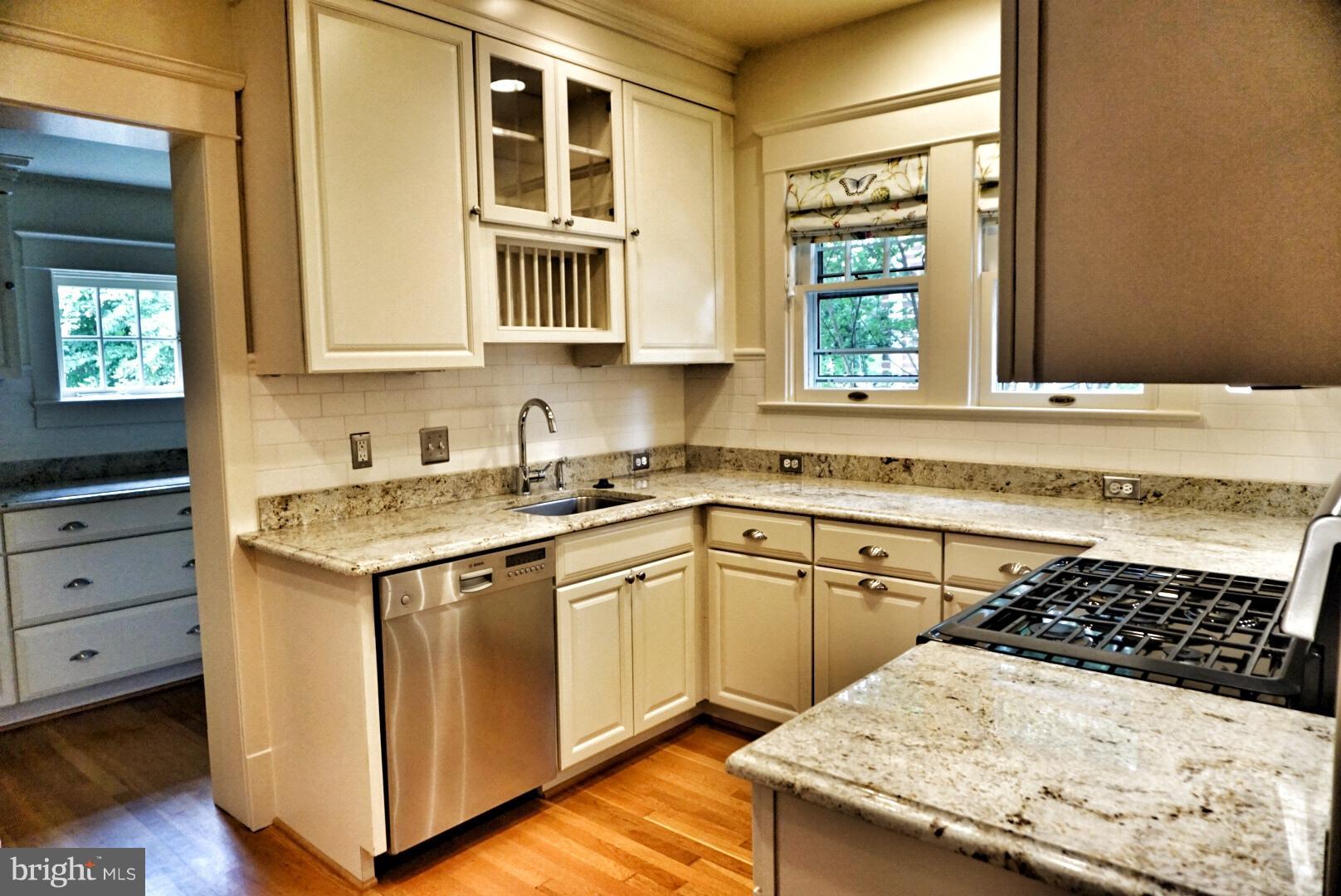 ROSEMONT - Residential Lease