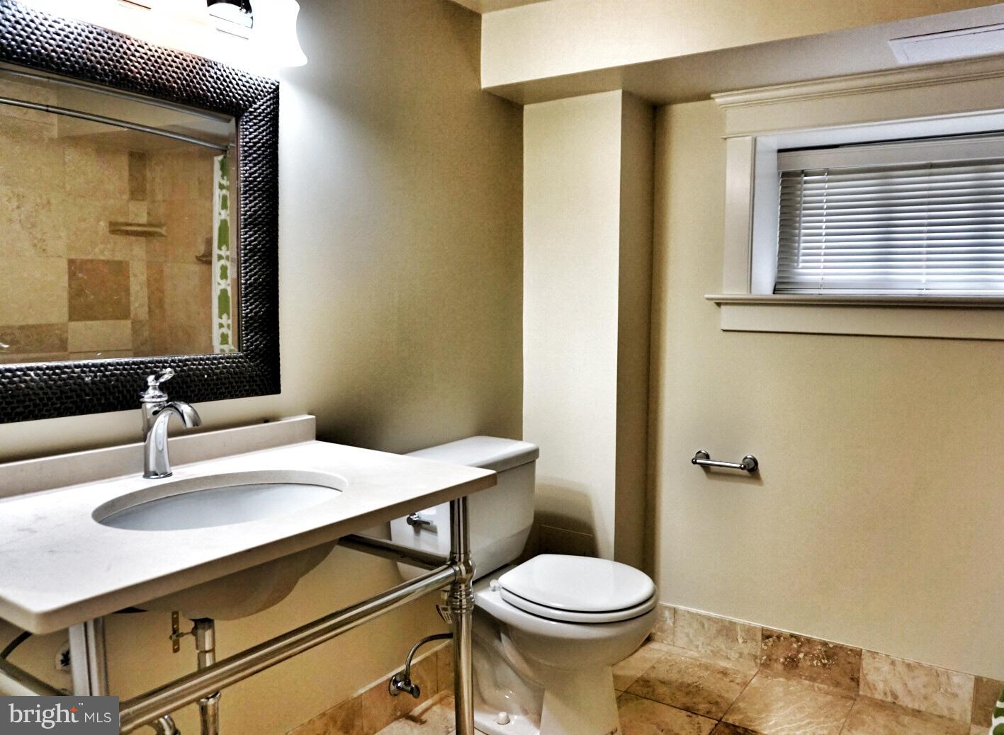 ROSEMONT - Residential Lease