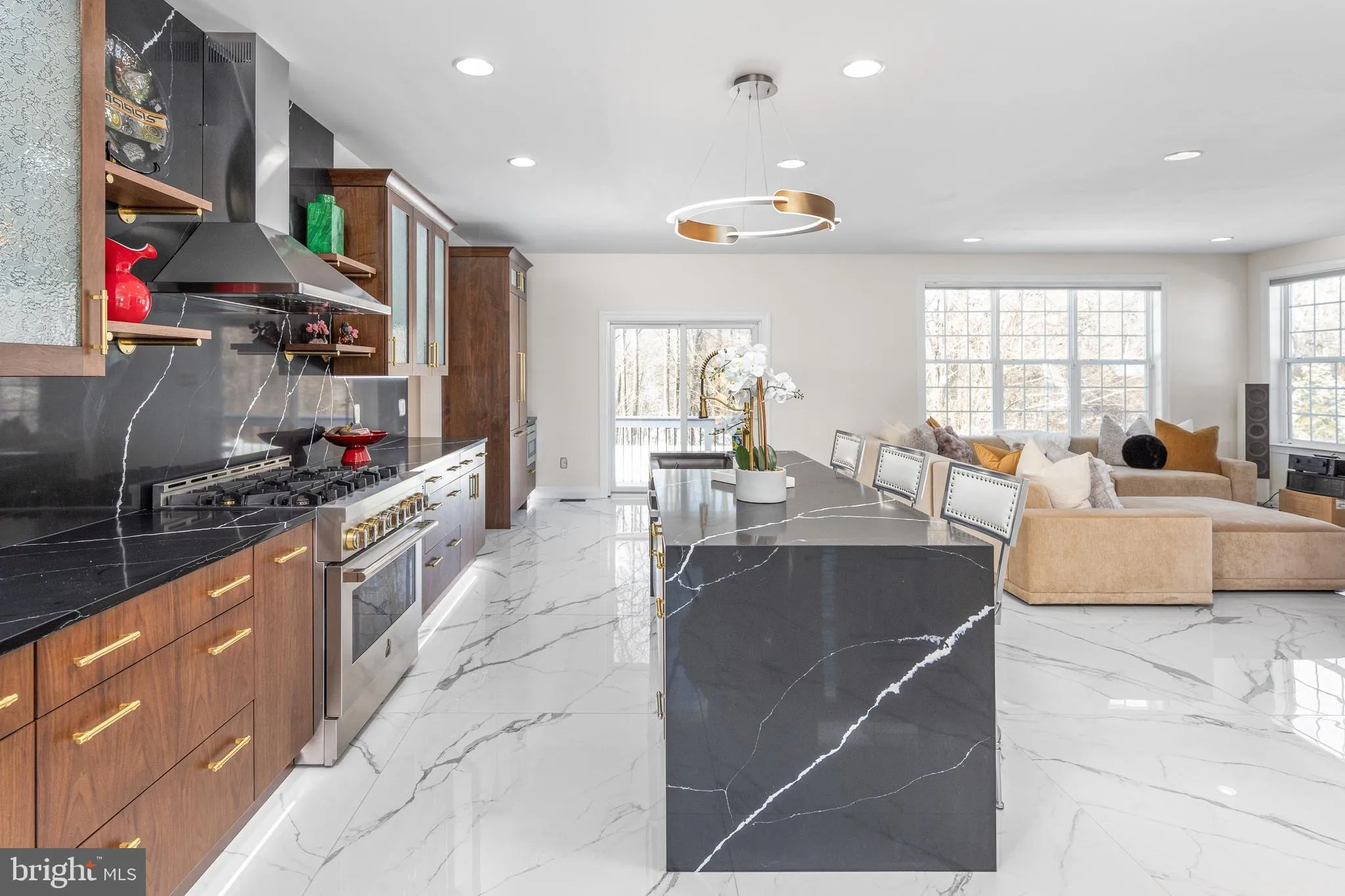 Mullica Hill, New Jersey 08062, United States, 5 Bedrooms Bedrooms, ,3 BathroomsBathrooms,Residential,Pending,16515