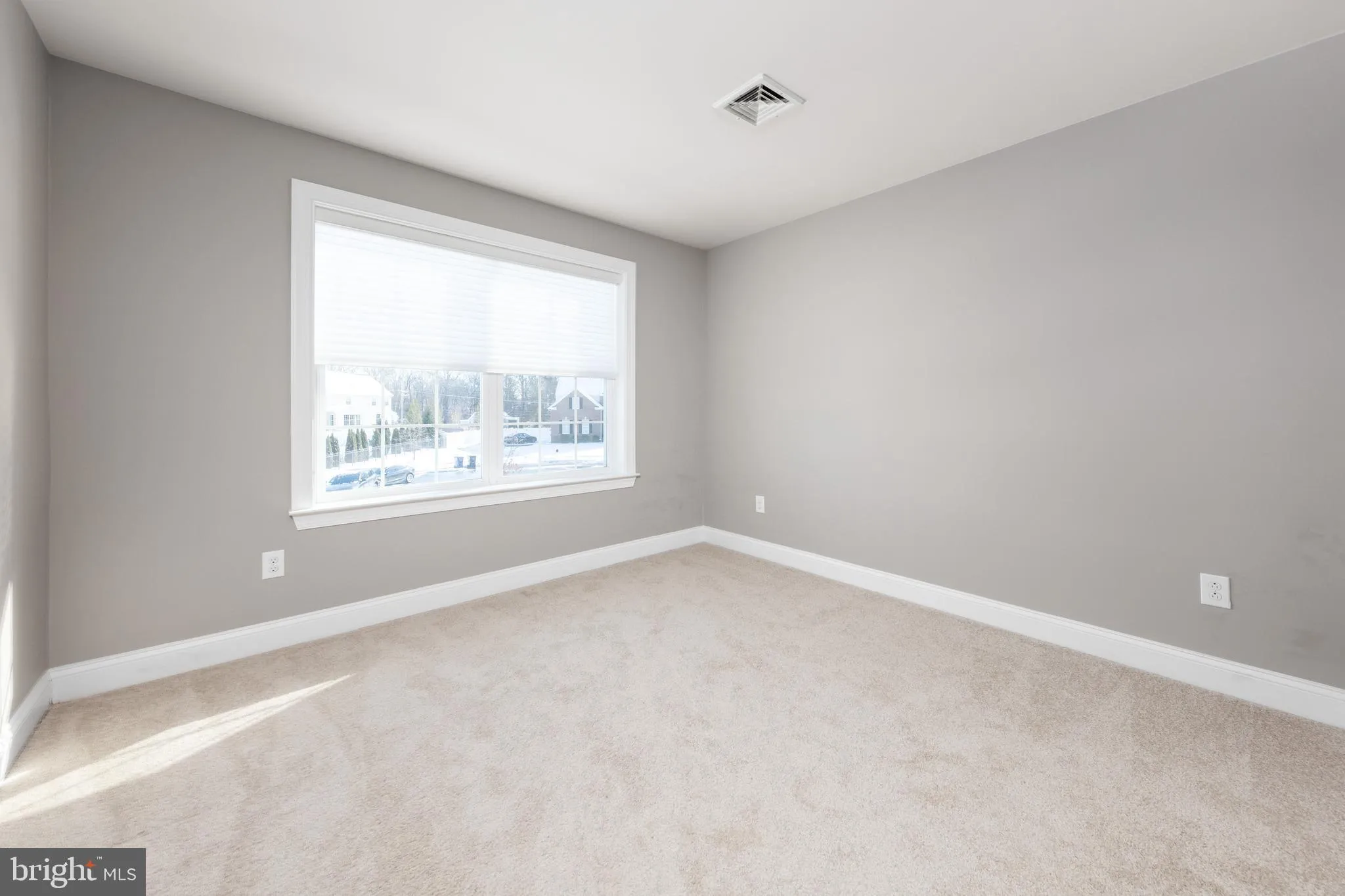 Mullica Hill, New Jersey 08062, United States, 5 Bedrooms Bedrooms, ,3 BathroomsBathrooms,Residential,Pending,16515