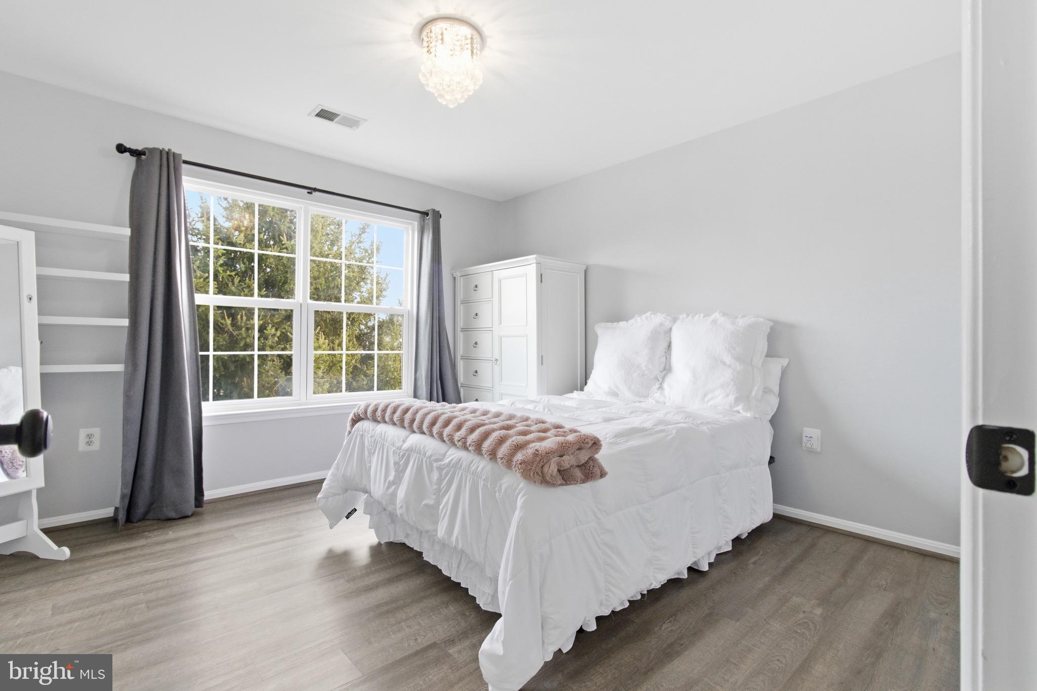 POTOMAC STATION - Residential