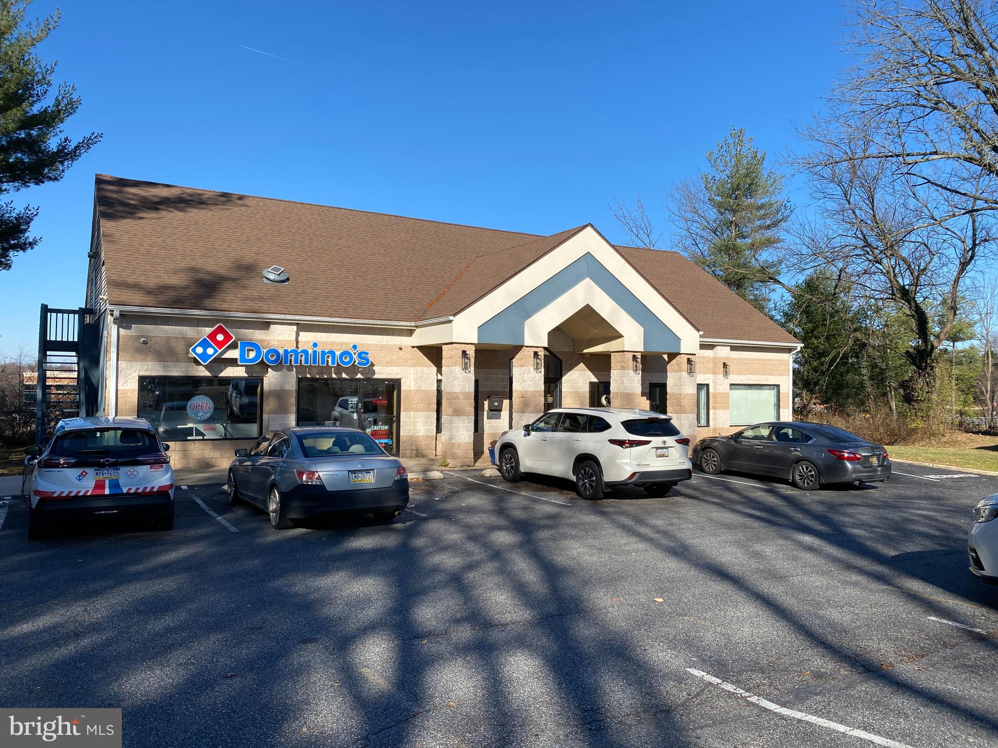 Discover the perfect spot to grow your business in this 900 SF retail space, located in a vibrant in-line neighborhood retail center anchored by Domino's. Designed for versatility and visibility, this space offers everything you need to thrive.
Property Highlights:
Prime Layout: Open floor plan with large display windows to showcase your products or services.
Private Office: Convenient rear office space for administrative tasks or storage.
Employee Restroom: Dedicated restroom for staff use.
Pylon Signage Opportunity: Maximize your business visibility and attract foot traffic.
Ample Parking: 25-car illuminated parking lot ensures convenience for customers and employees.
High Visibility: Benefit from strong traffic flow and a strategic location in a bustling neighborhood center.
Perfect for retail, boutique, or service-oriented businesses, this space combines functionality with a prime location to create a winning formula for success.
Contact us today to schedule a tour and take the first step toward making this your business's new home!