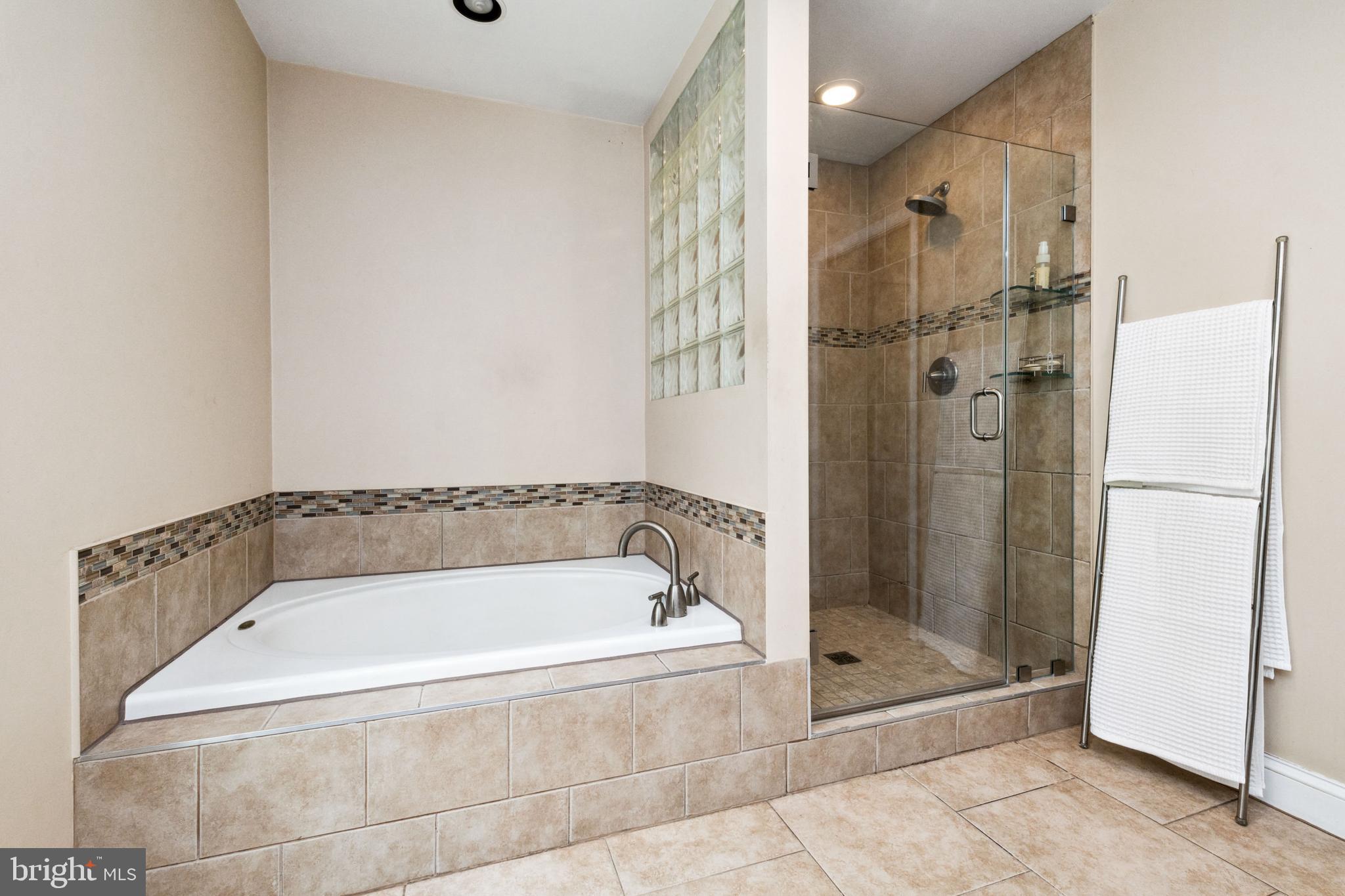 MAYFAIR - Residential