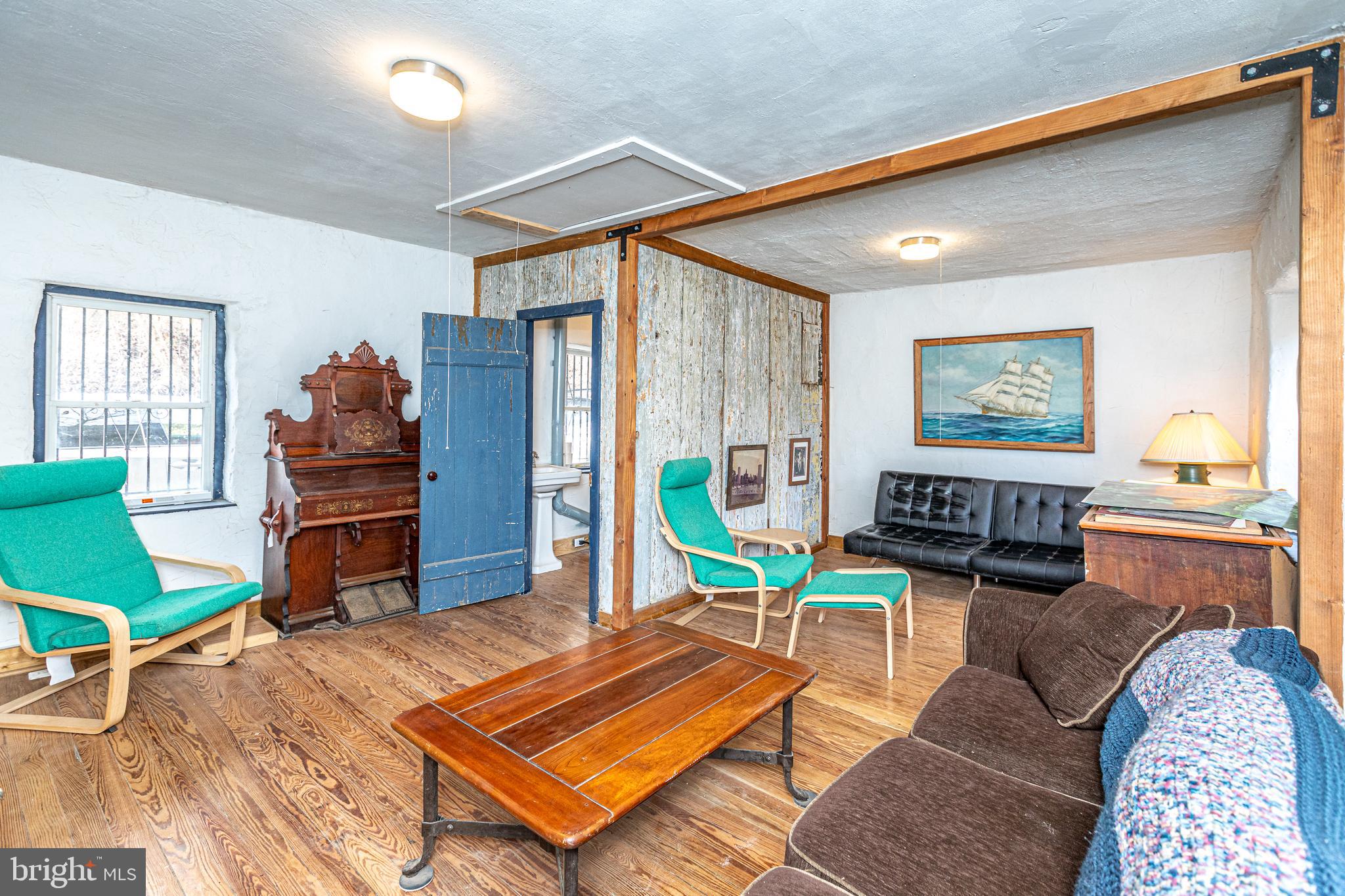 BUTLER/FALLS RD - Residential