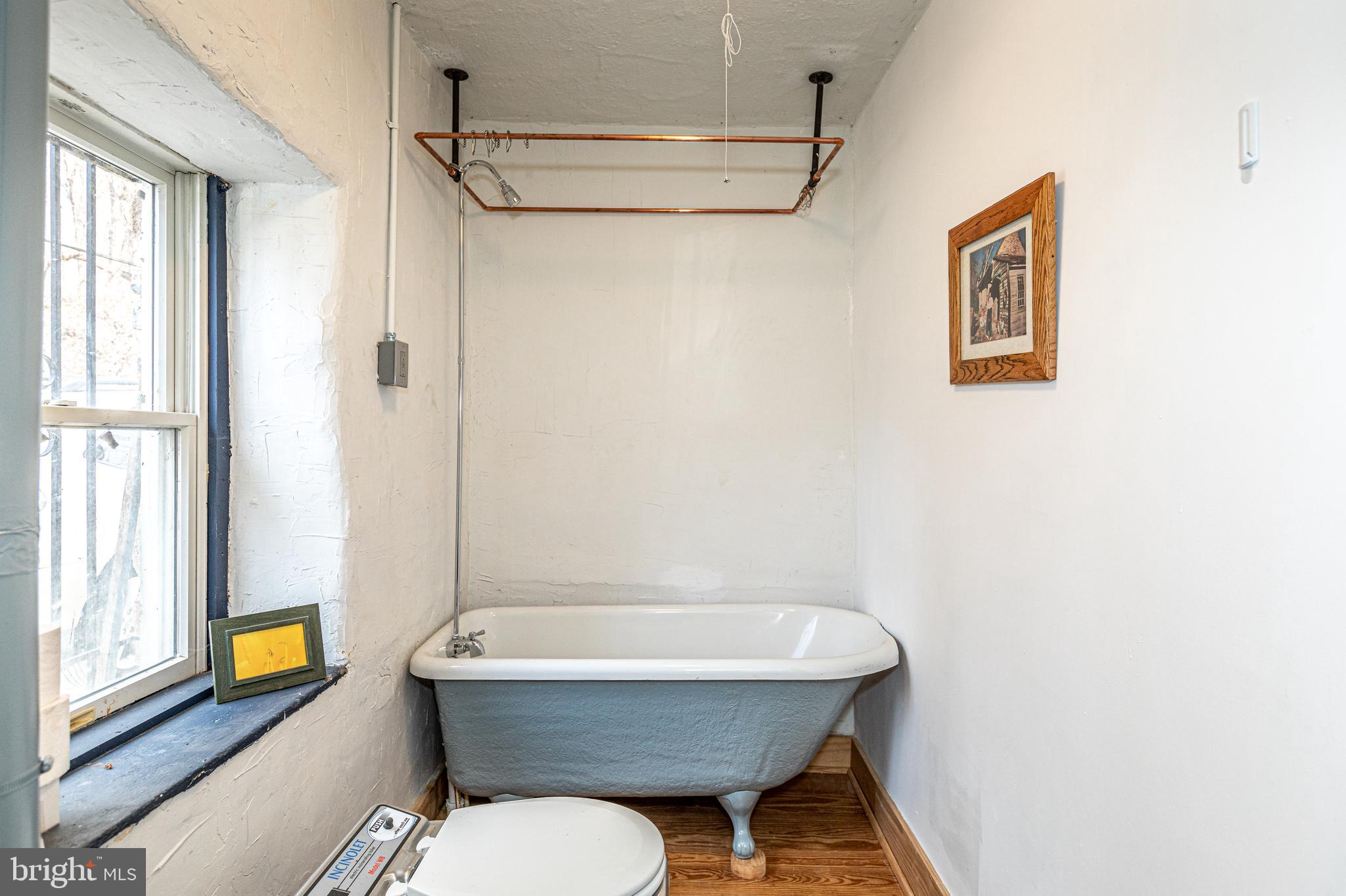 BUTLER/FALLS RD - Residential