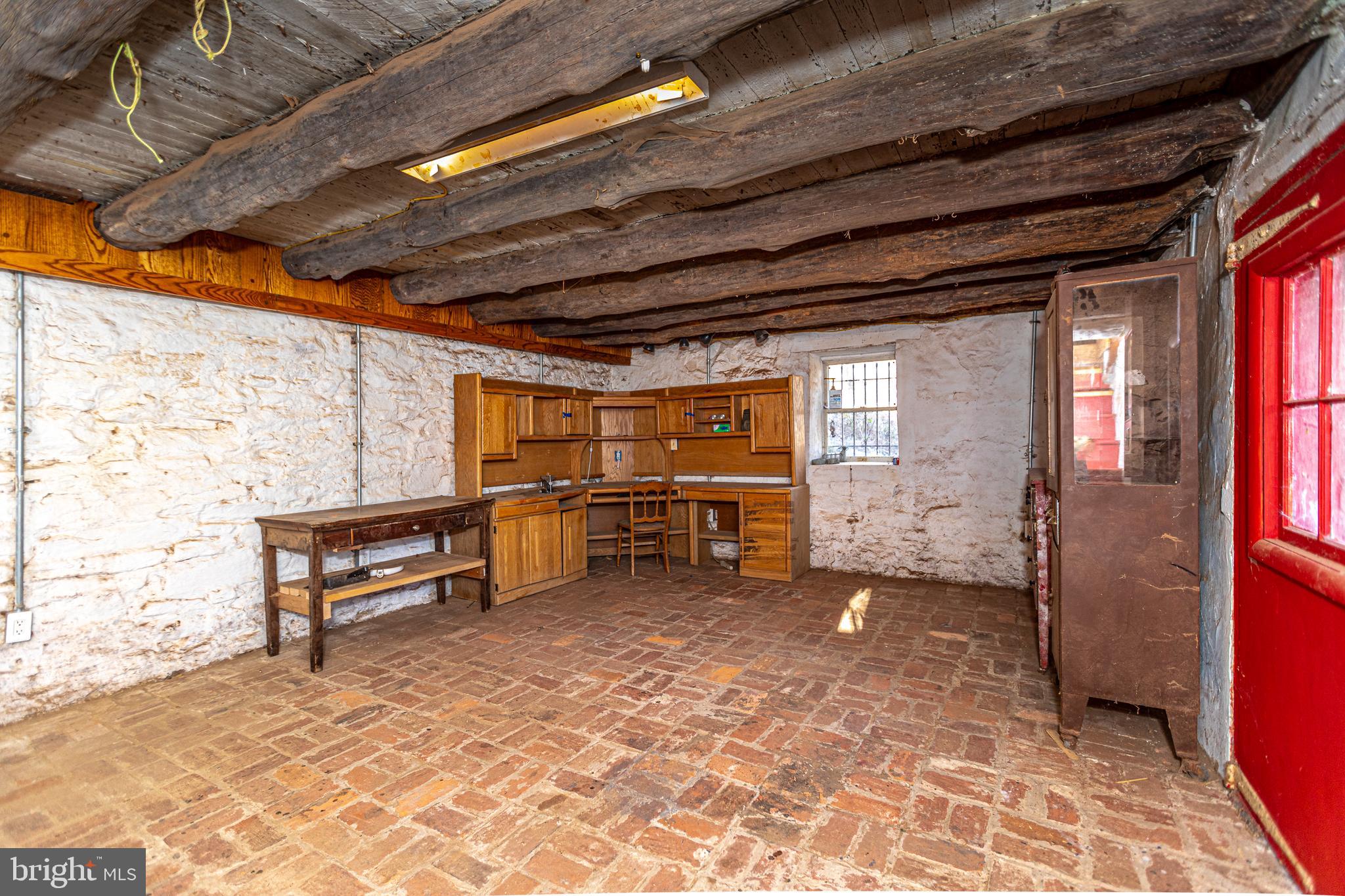 BUTLER/FALLS RD - Residential