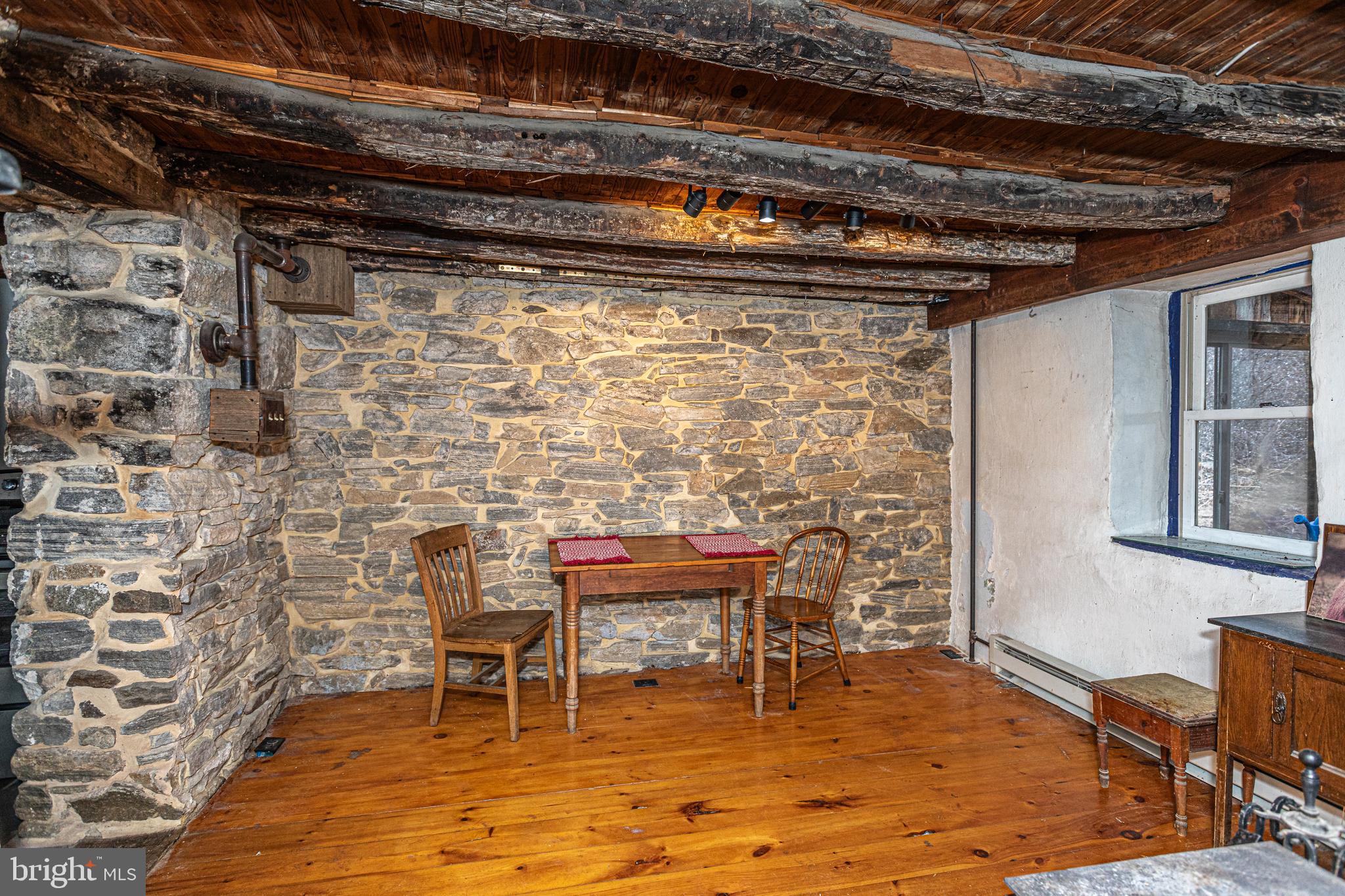 BUTLER/FALLS RD - Residential