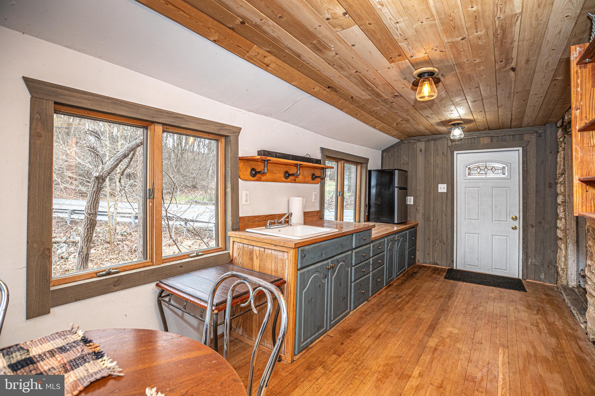 BUTLER/FALLS RD - Residential