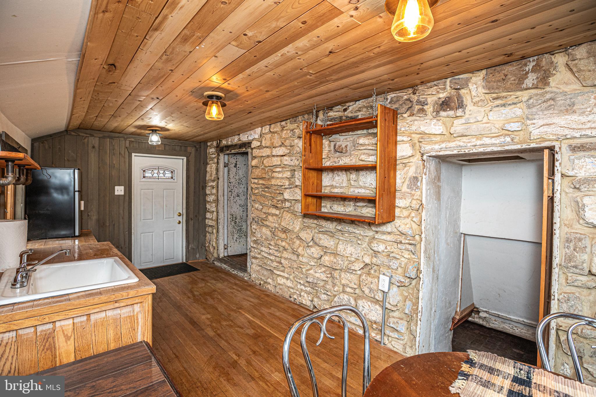 BUTLER/FALLS RD - Residential